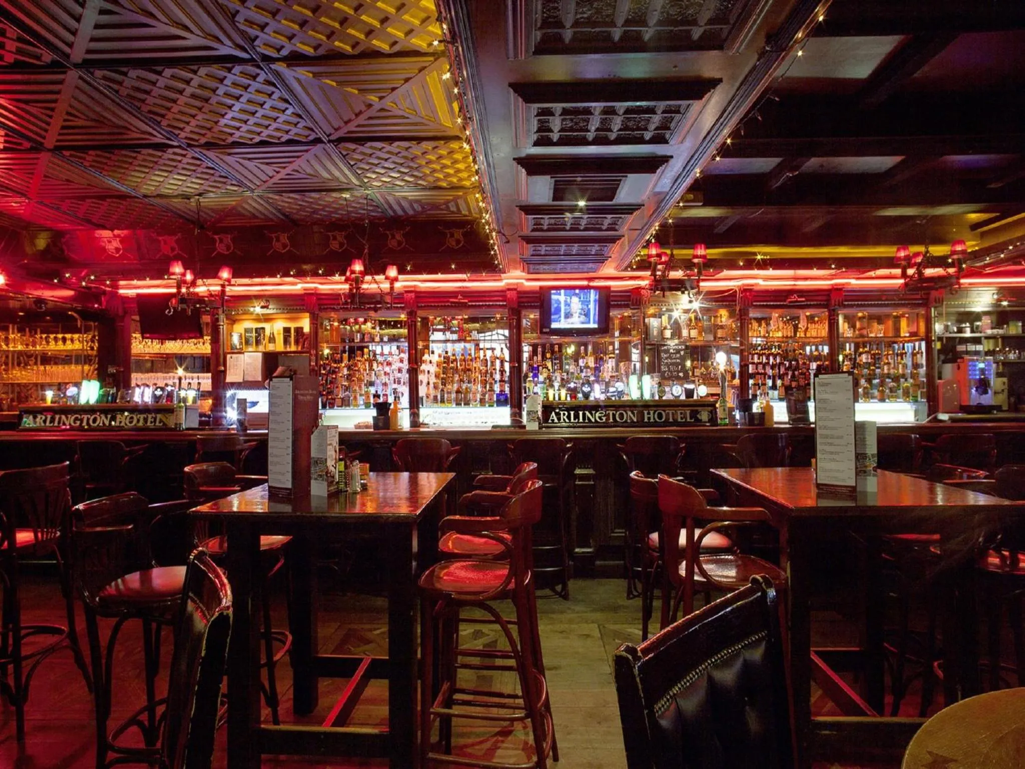 Restaurant/places to eat in Arlington Hotel O'Connell Bridge