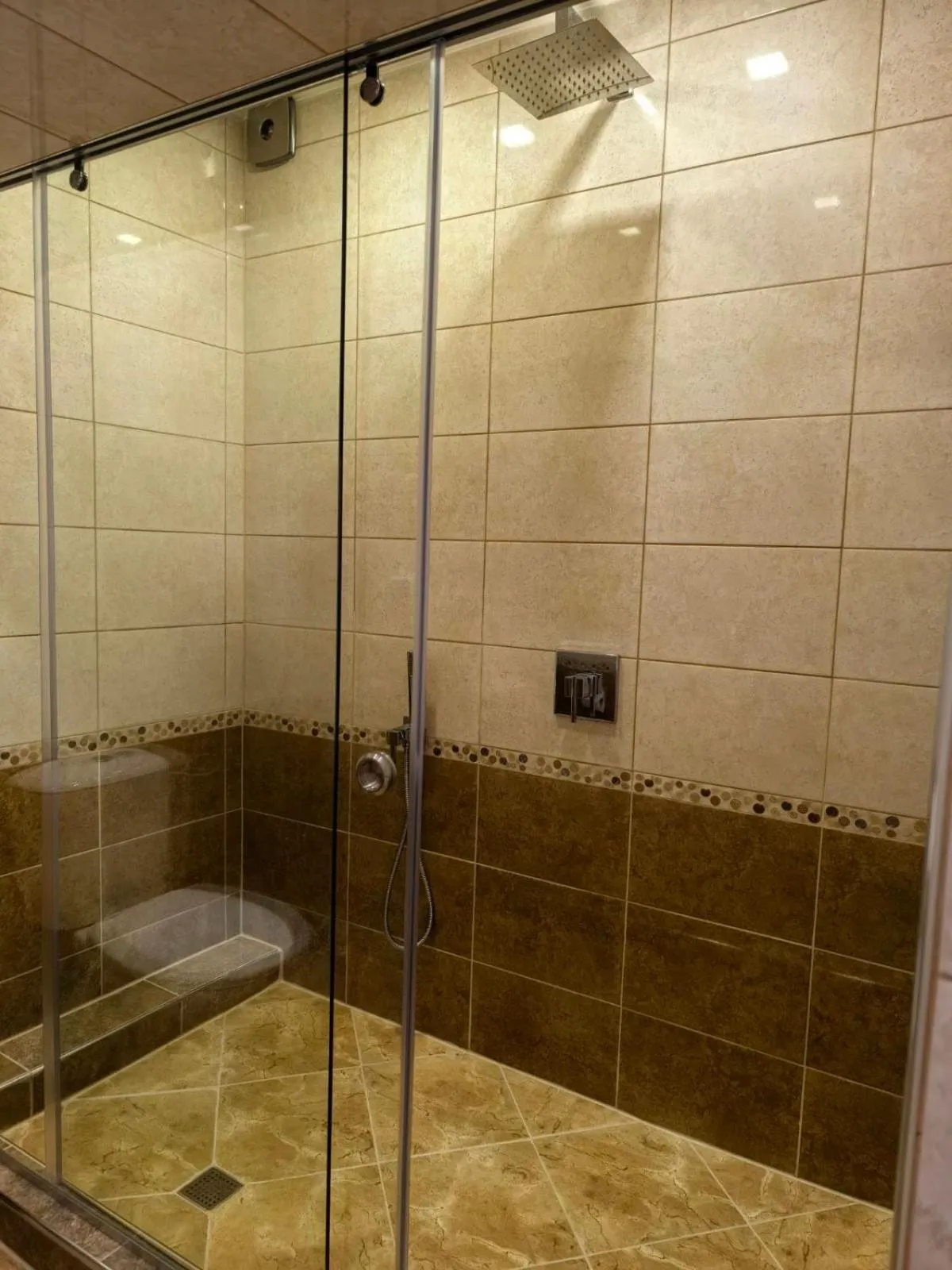 Shower in Family Hotel Alfa Vita