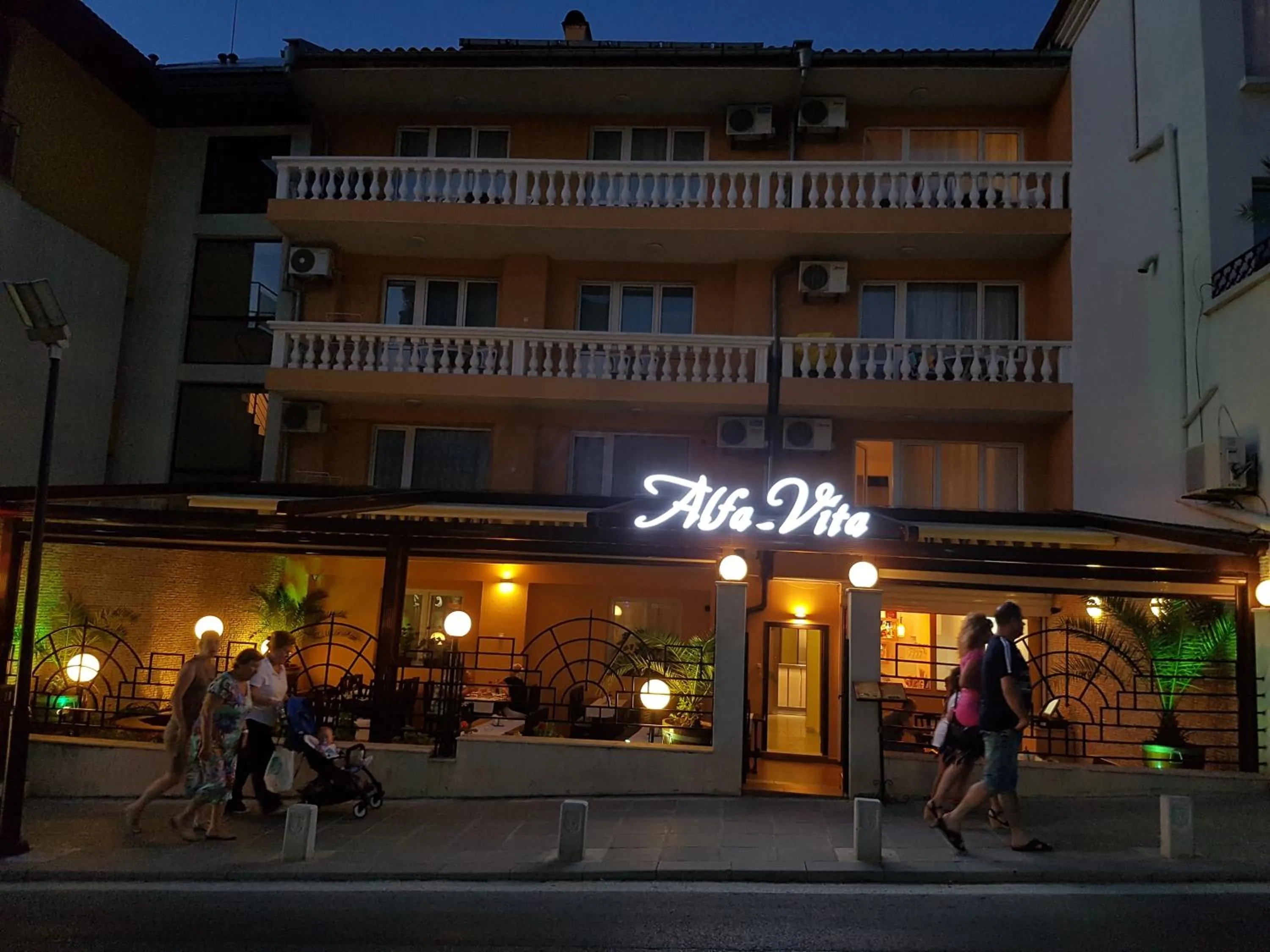 Facade/entrance in Family Hotel Alfa Vita