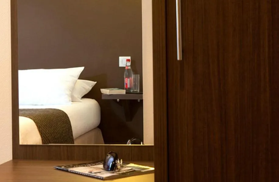 Photo of the whole room in Logis Le Relais Saint Jacques