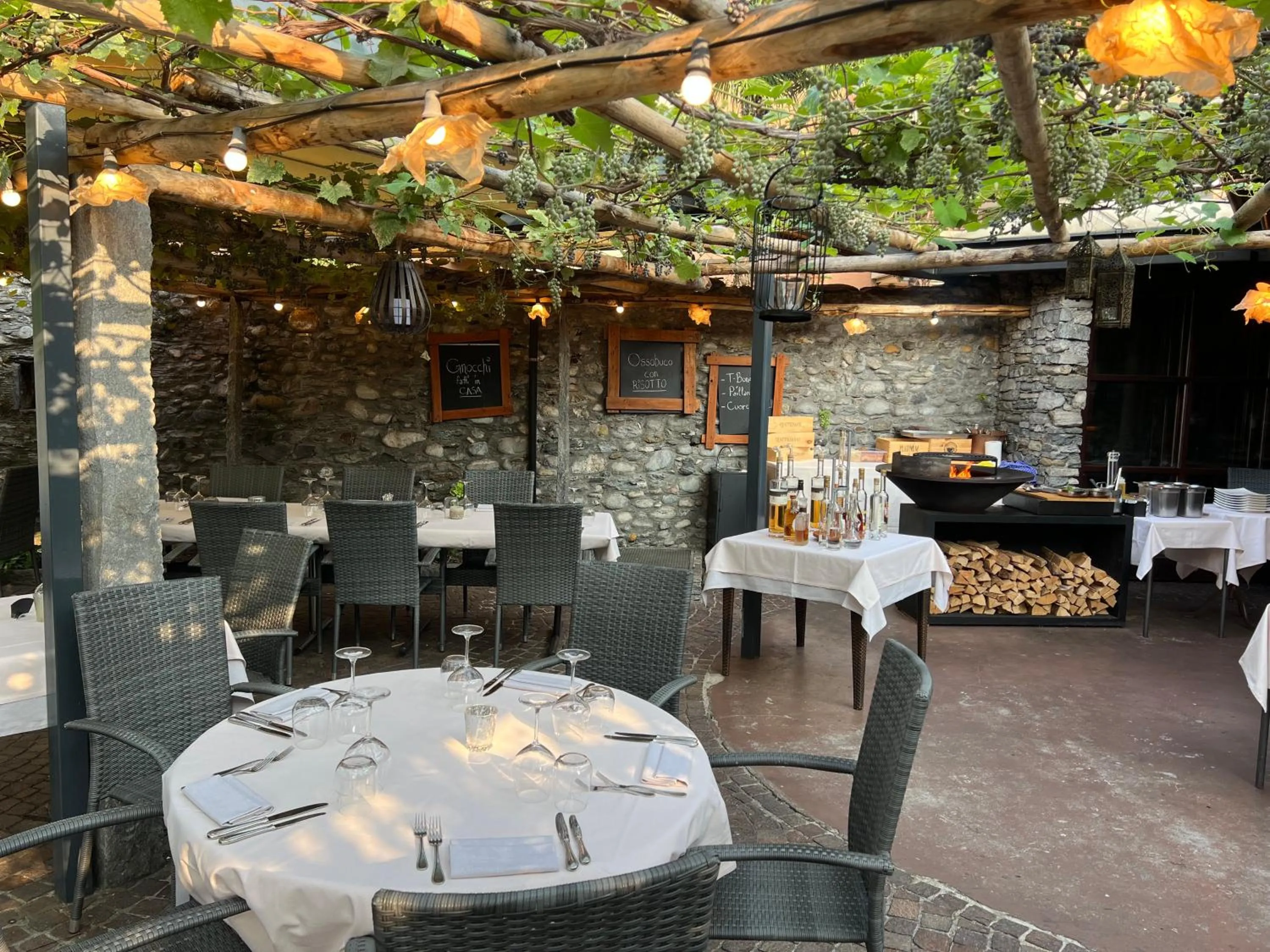 Restaurant/places to eat in Garni degli Angioli