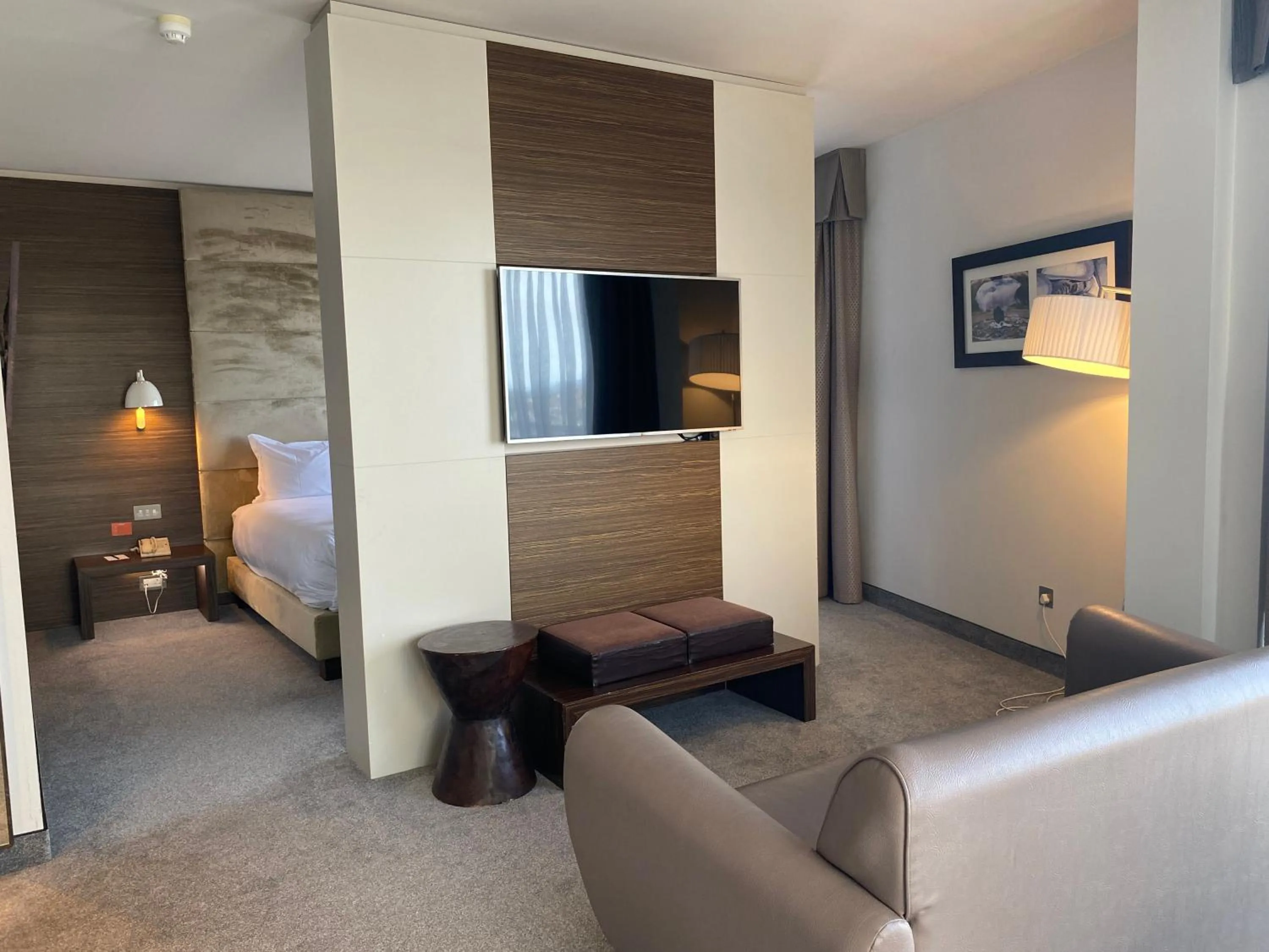 Bedroom, Bed in Absolute Hotel Limerick