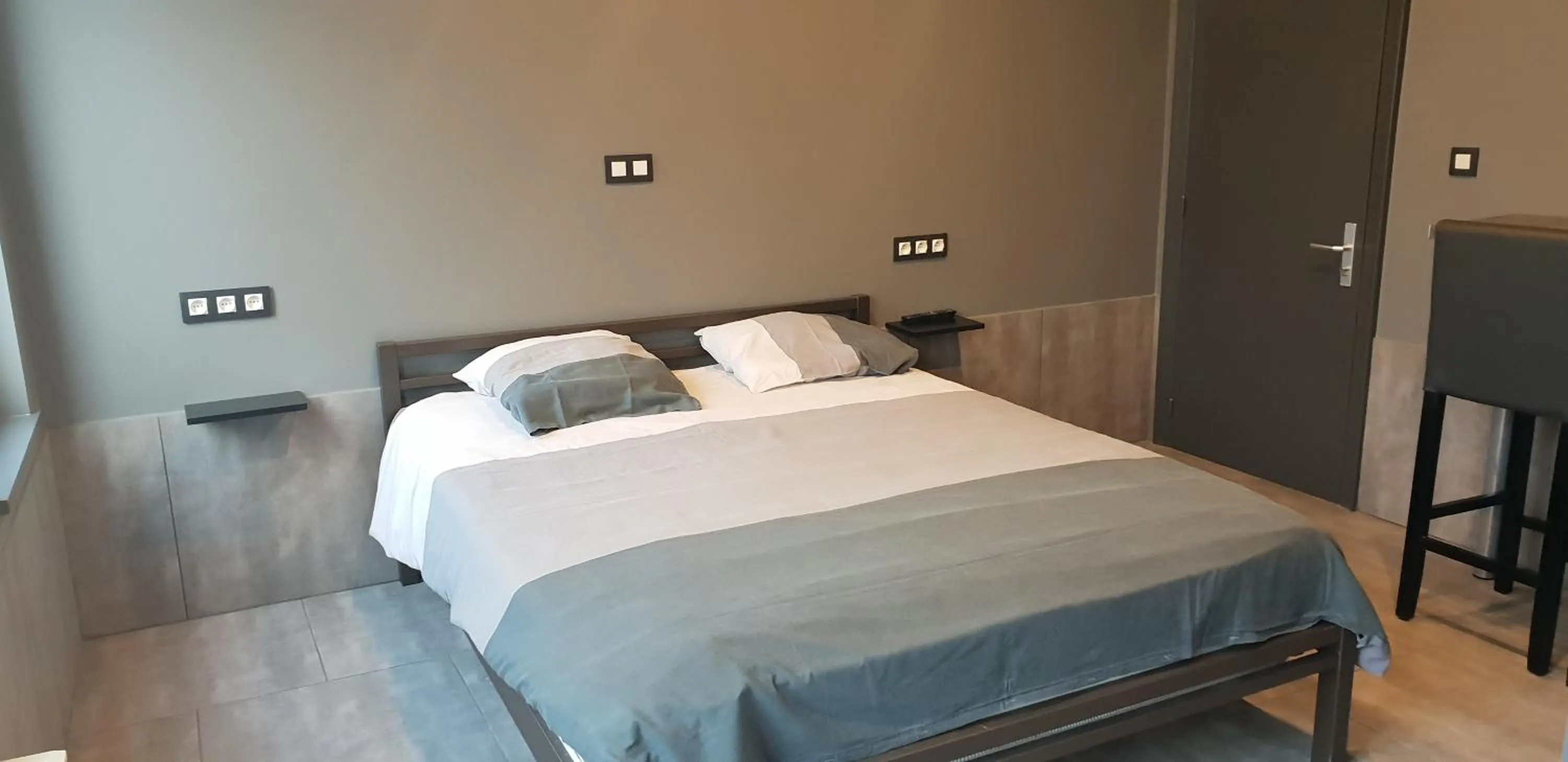 Double Room in Appartement Studio Tournai