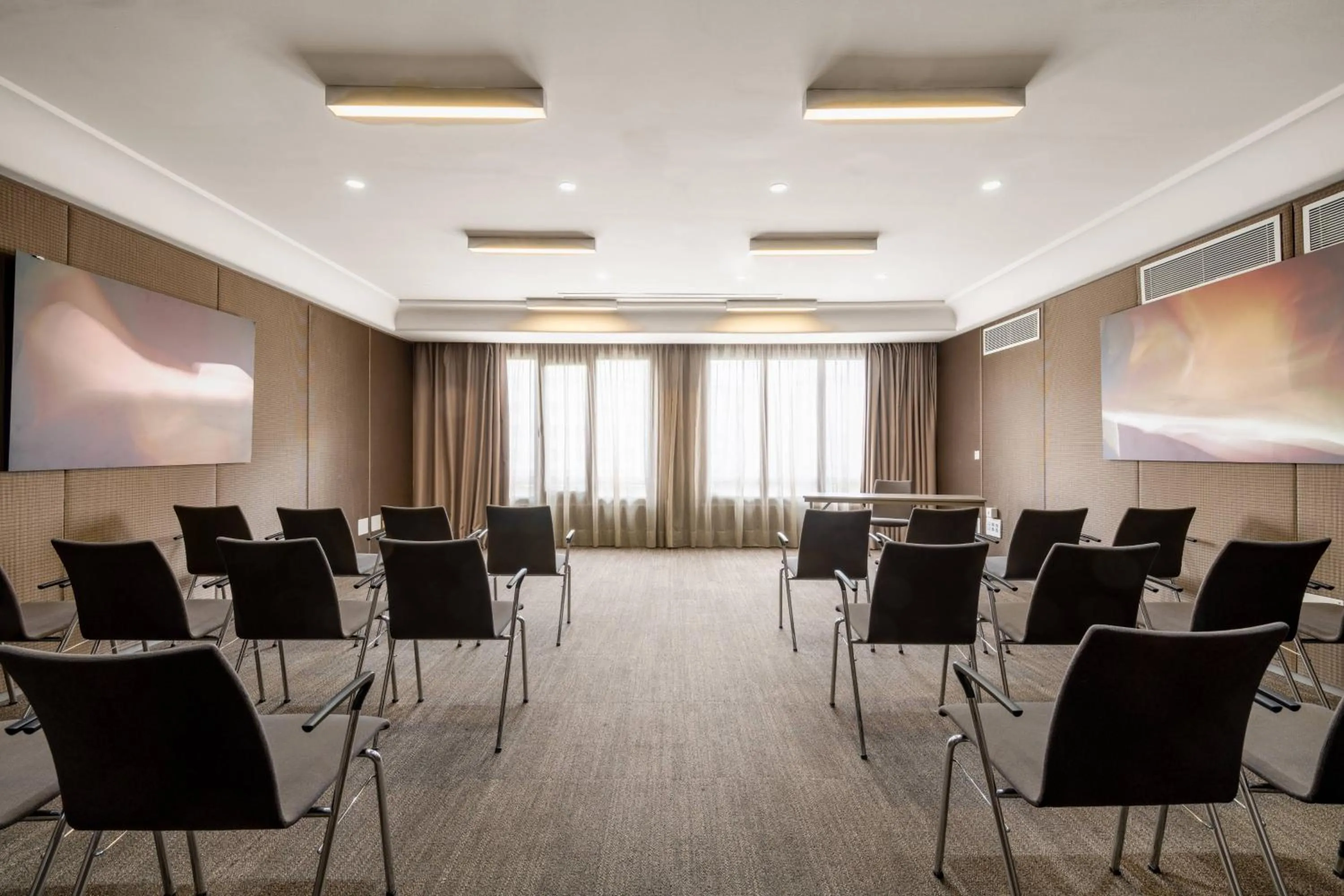 Entertainment in AC Hotel Iberia Las Palmas by Marriott