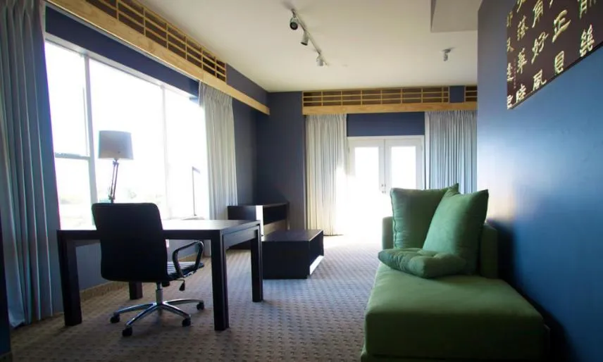 Photo of the whole room, Seating Area in Casulo Hotel