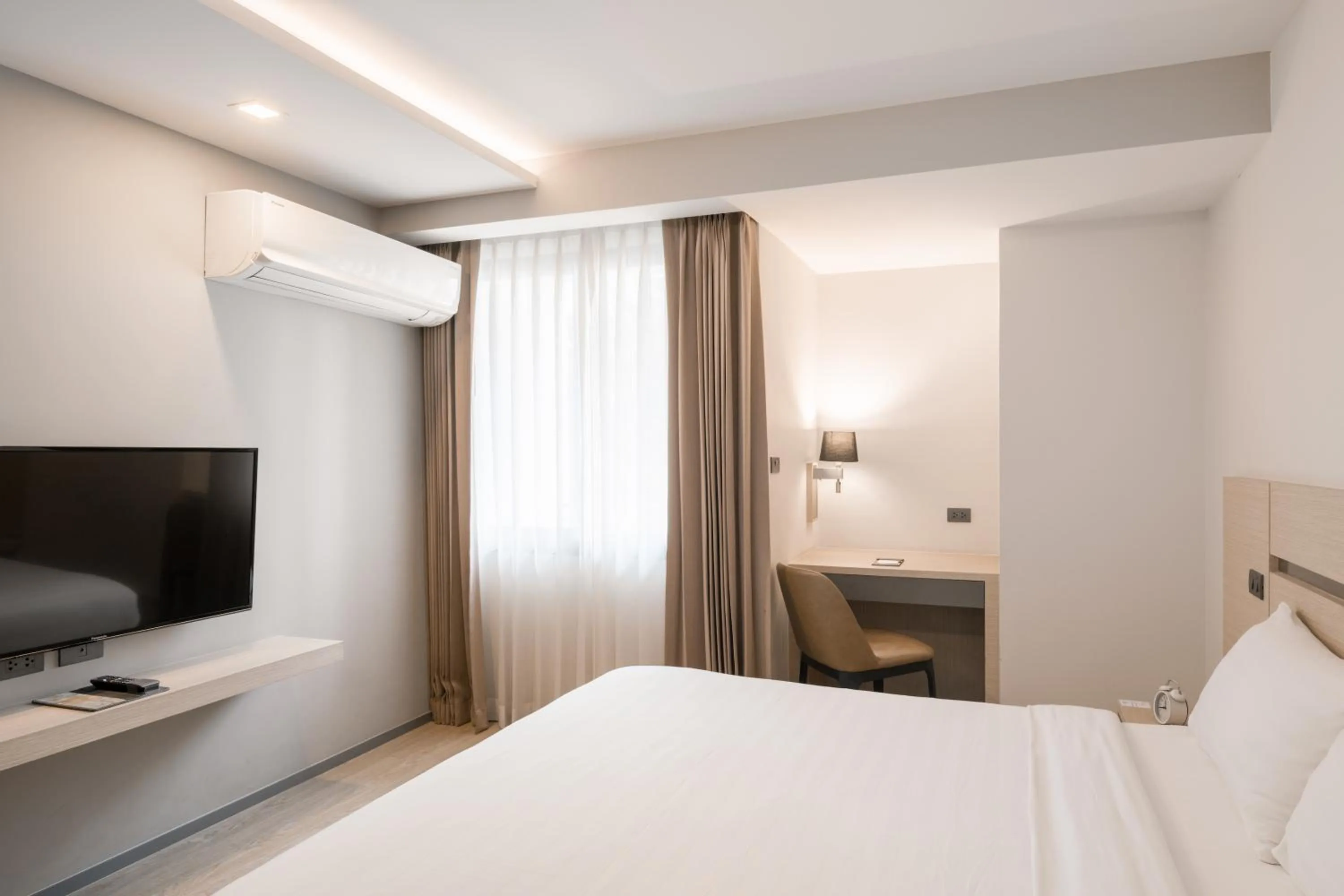 Bed in Samyan Serene Hotel