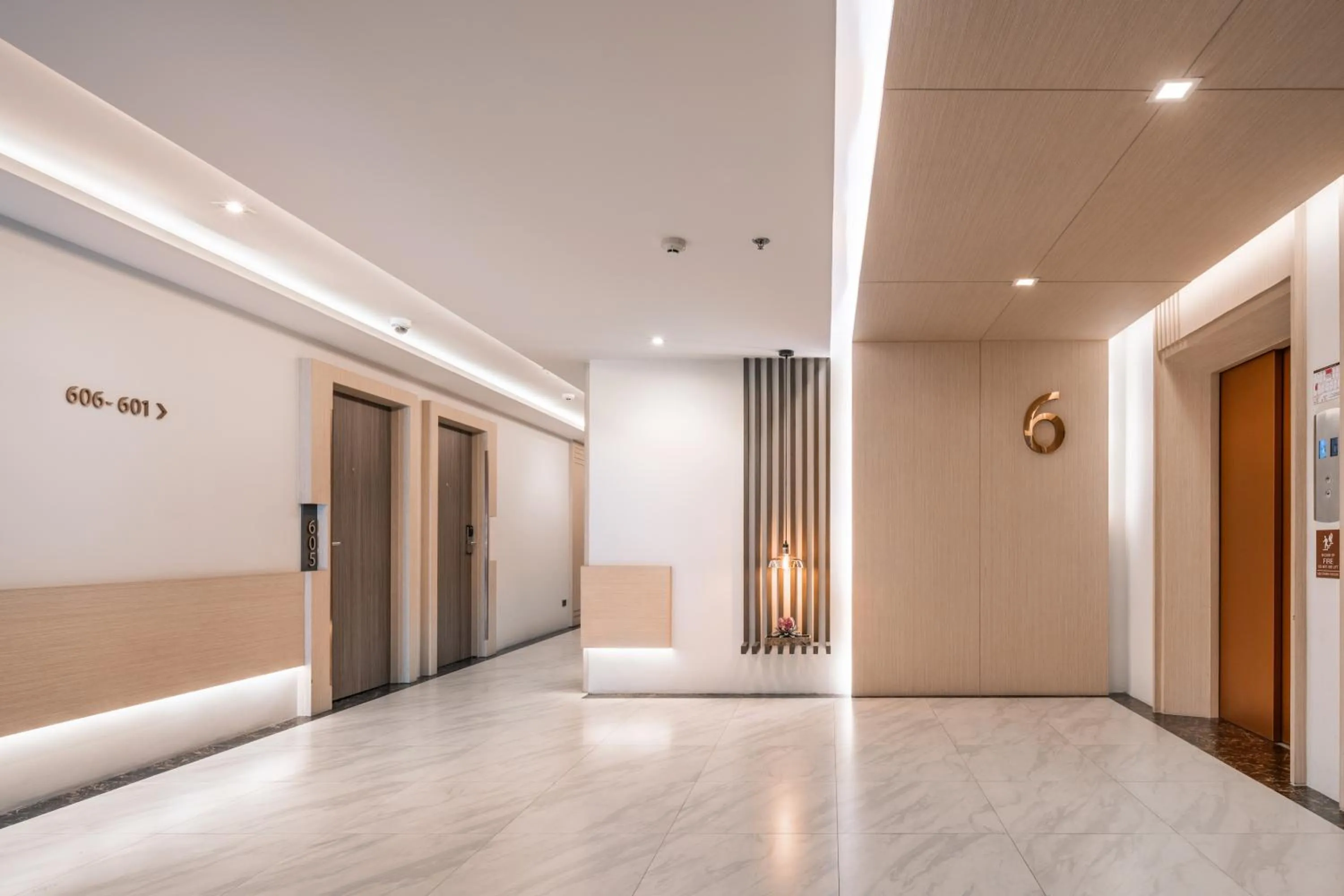 elevator in Samyan Serene Hotel