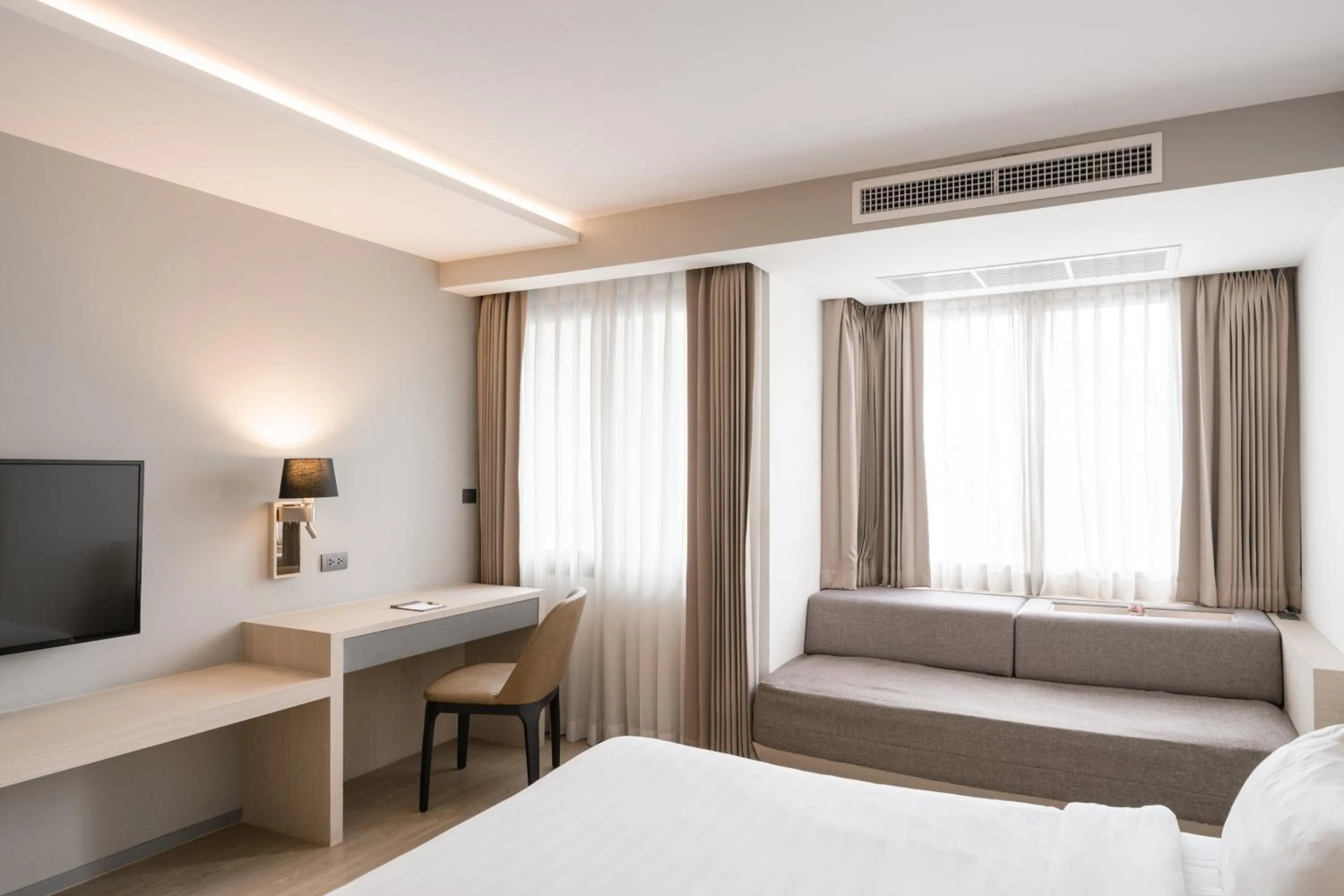 TV and multimedia, Bed in Samyan Serene Hotel