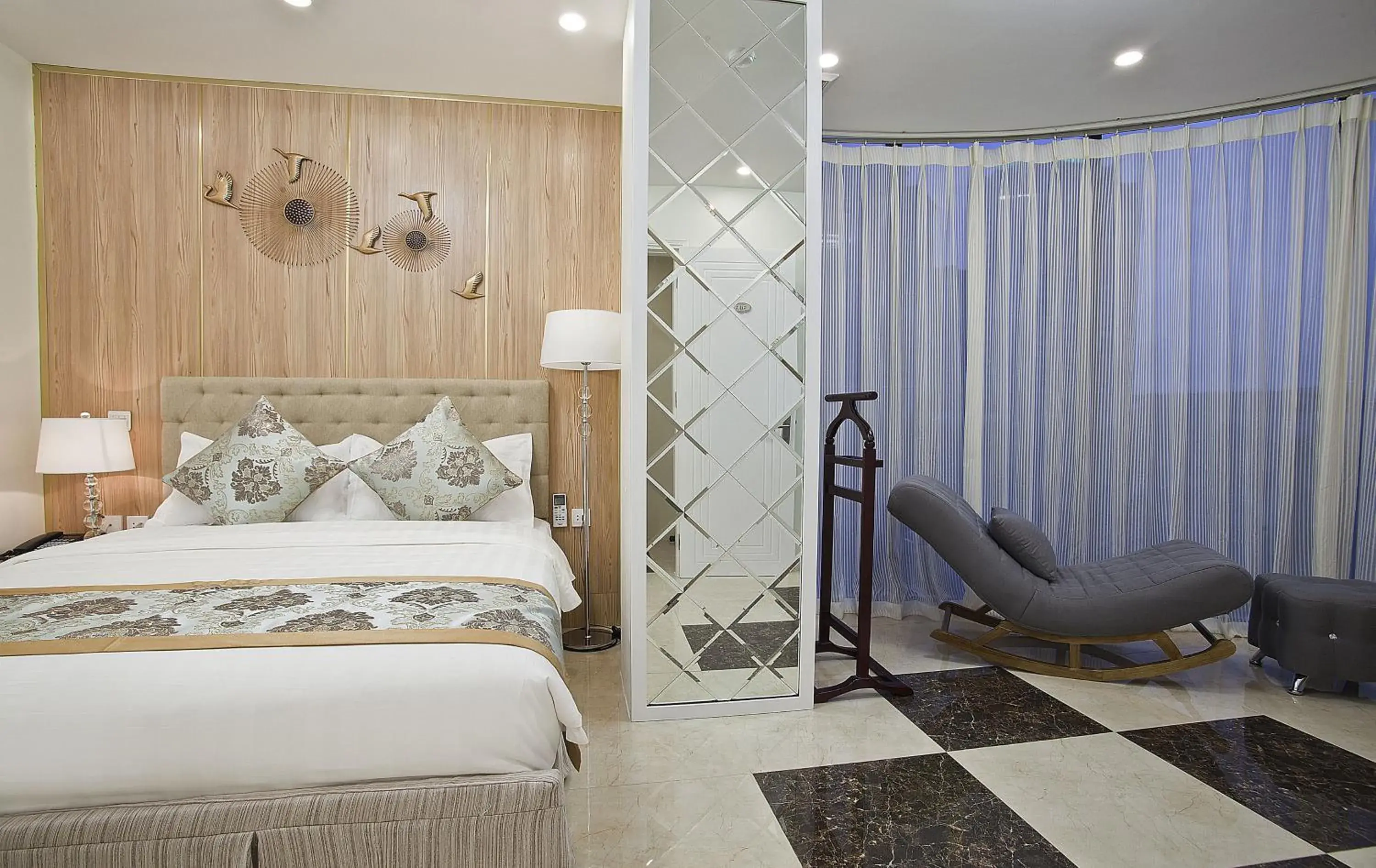 TV and multimedia, Bed in DLmos Hanoi Hotel TV and multimedia, Bed in DLmos Hanoi Hotel