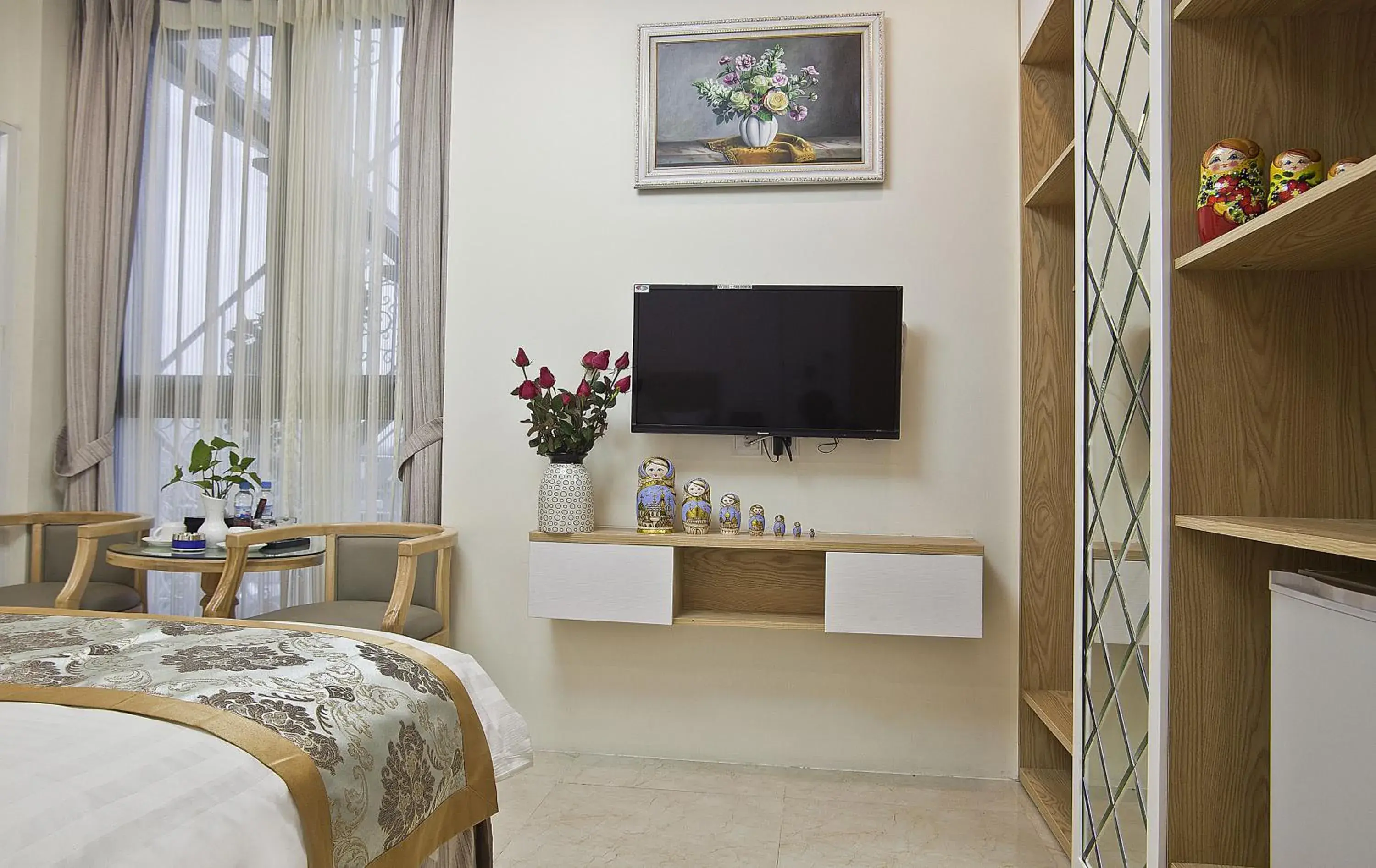 Photo of the whole room, Bed in DLmos Hanoi Hotel Photo of the whole room, Bed in DLmos Hanoi Hotel