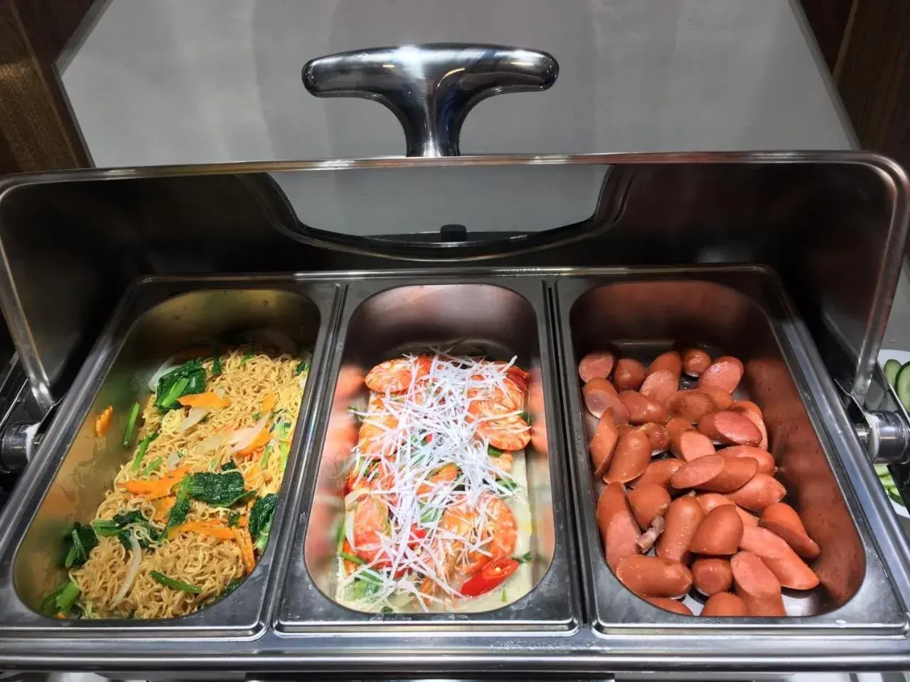 Food and drinks in DLmos Hanoi Hotel Food and drinks in DLmos Hanoi Hotel