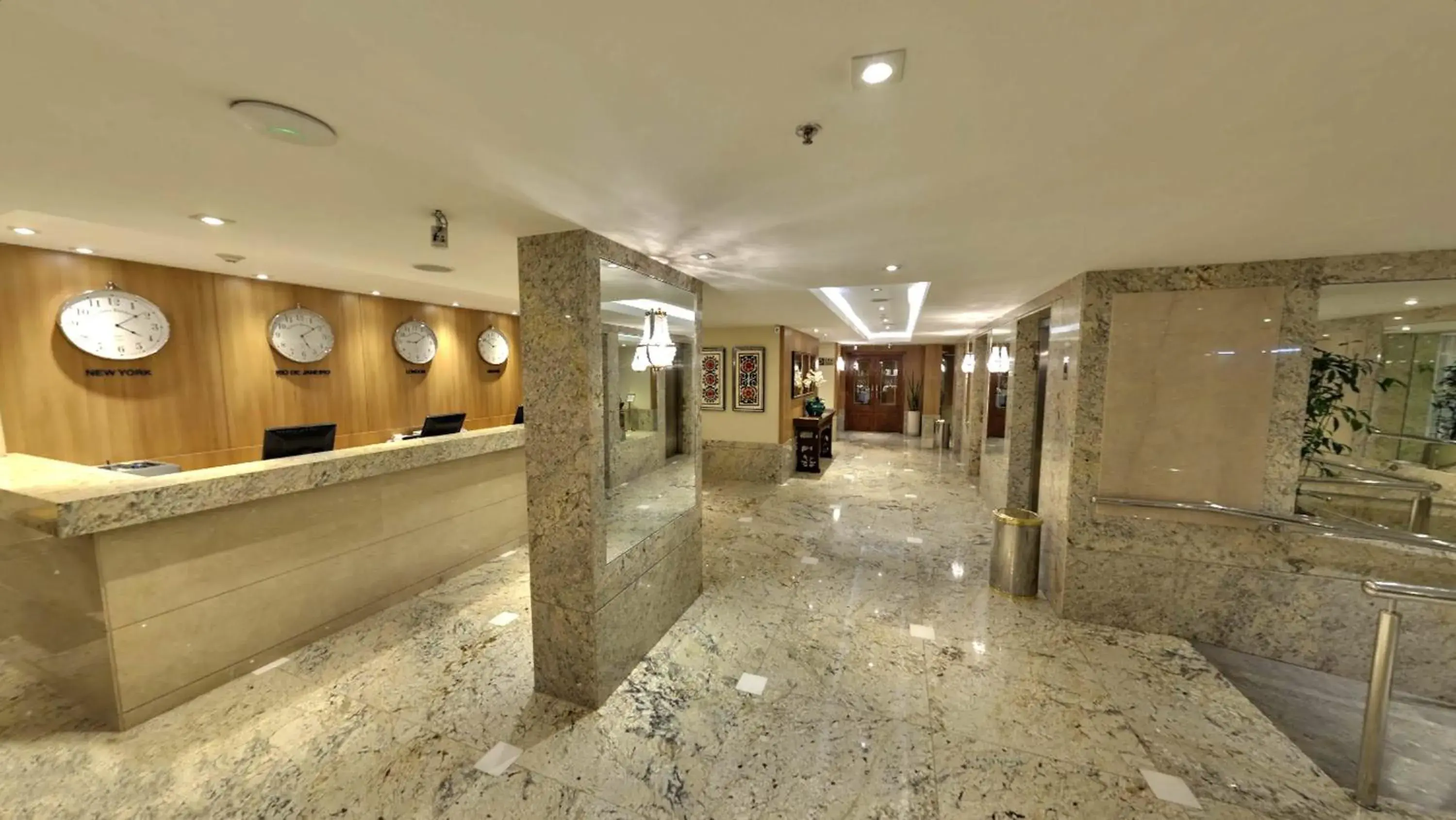 Facade/entrance in Windsor Copa Hotel Facade/entrance in Windsor Copa Hotel