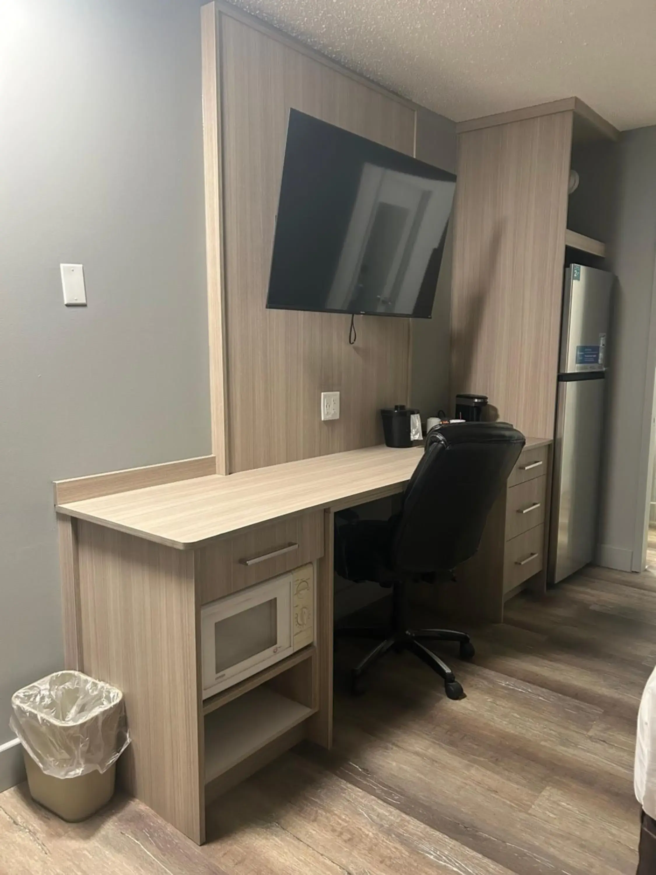 King Studio - Non-Smoking in Ramada by Wyndham Medicine Hat King Studio - Non-Smoking in Ramada by Wyndham Medicine Hat