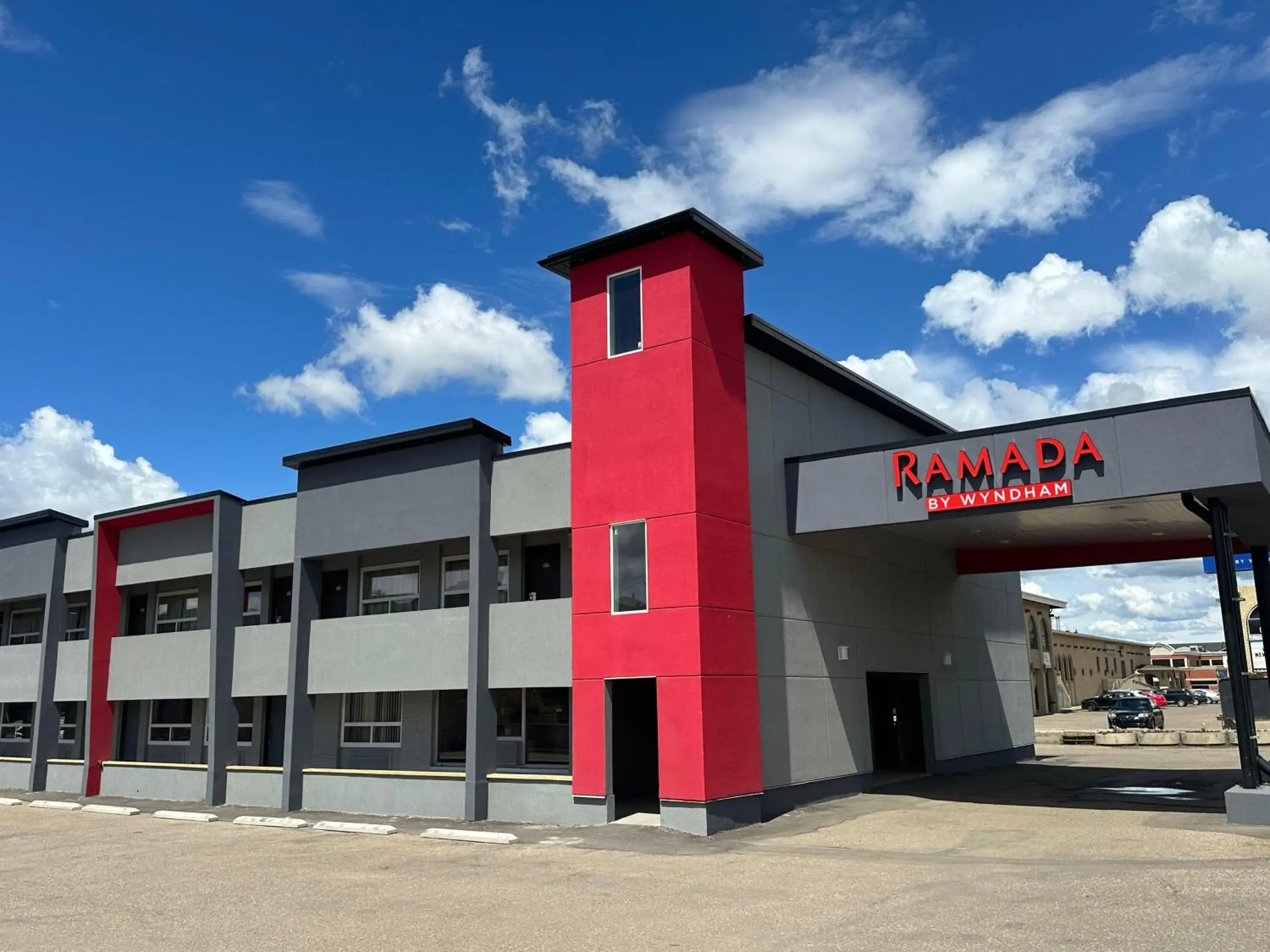Property building in Ramada by Wyndham Medicine Hat Property building in Ramada by Wyndham Medicine Hat