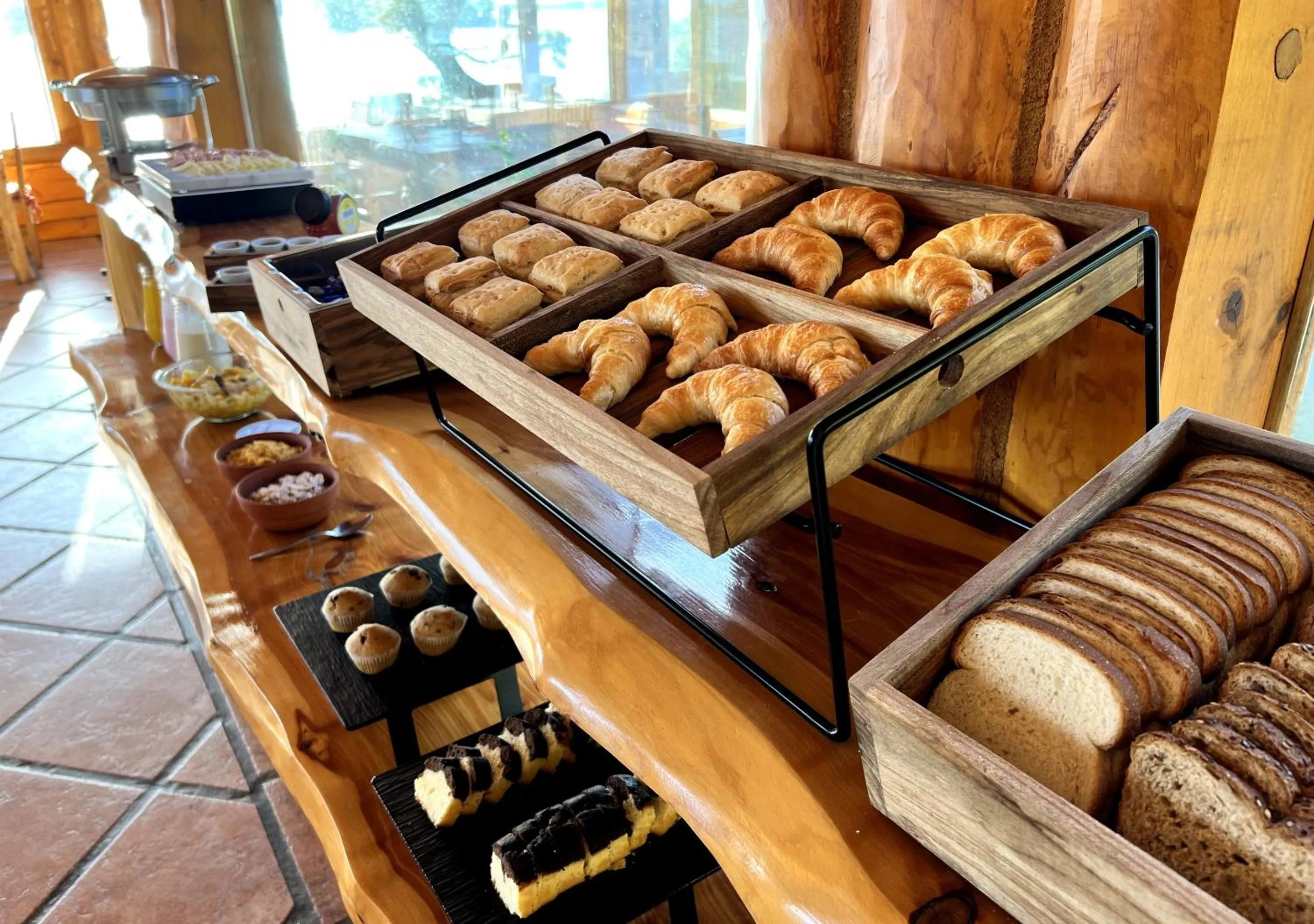 Buffet breakfast in La Balconada by DOT Boutique