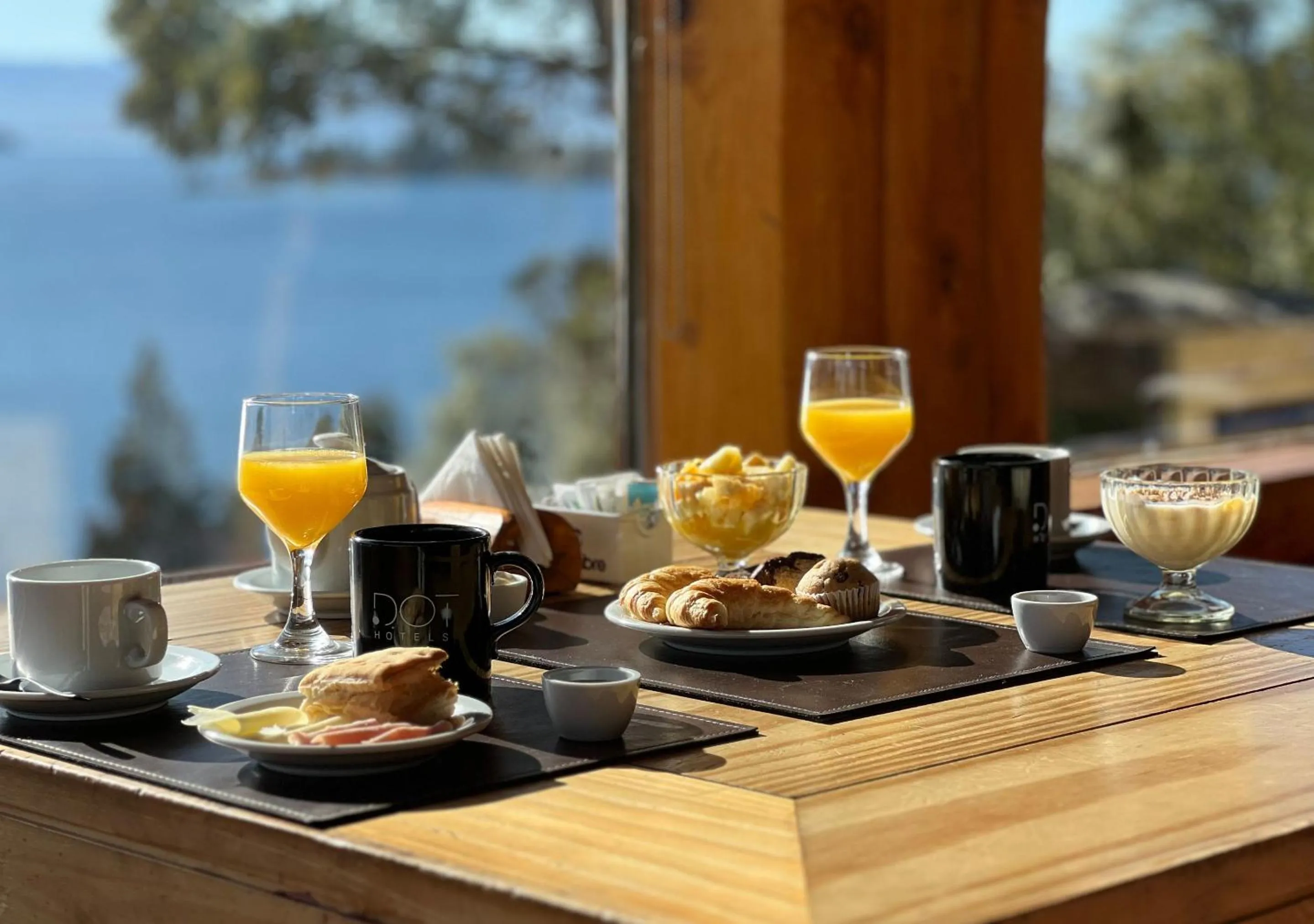 Breakfast in La Balconada by DOT Boutique