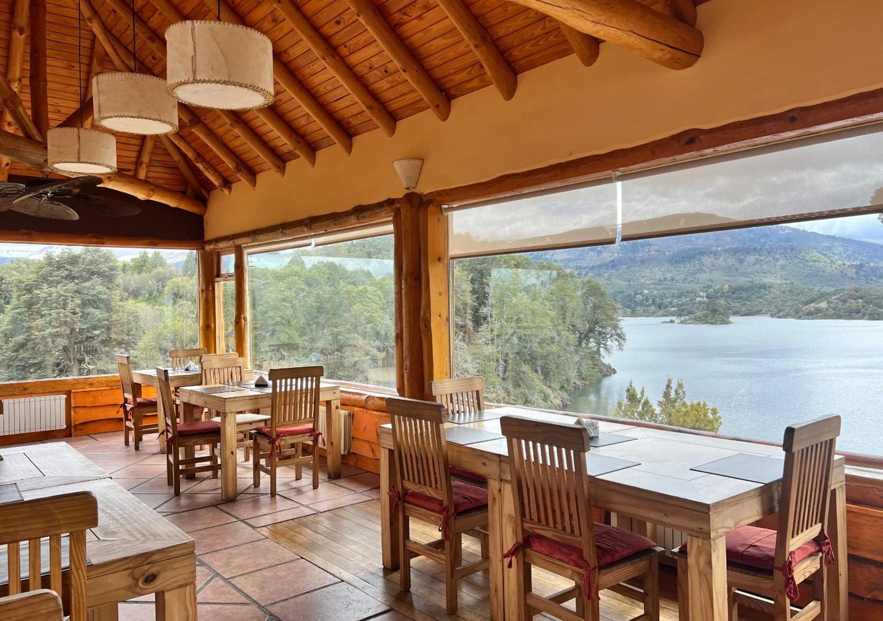 Restaurant/places to eat in La Balconada by DOT Boutique