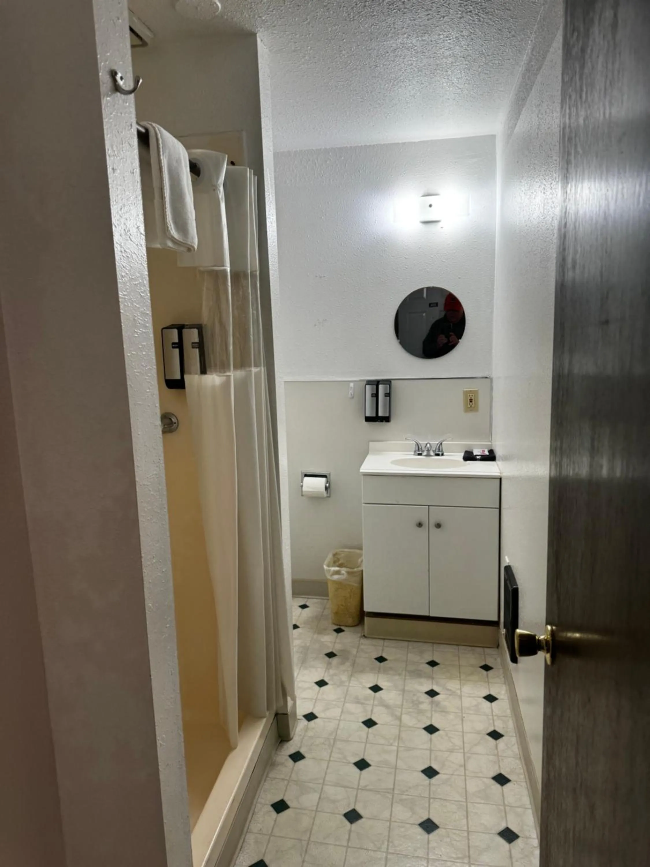 Shower in Heidi's Inn