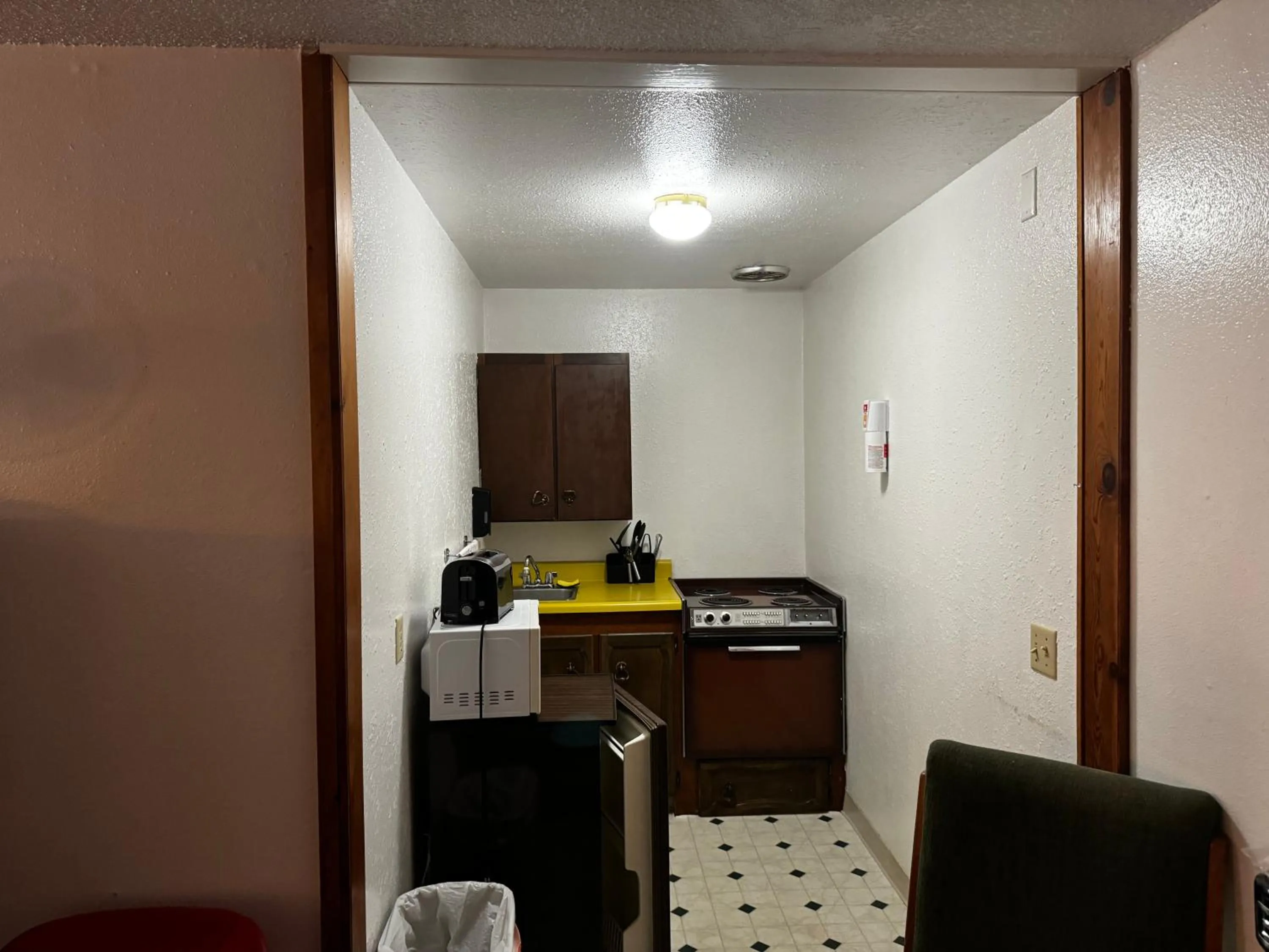 minibar in Heidi's Inn