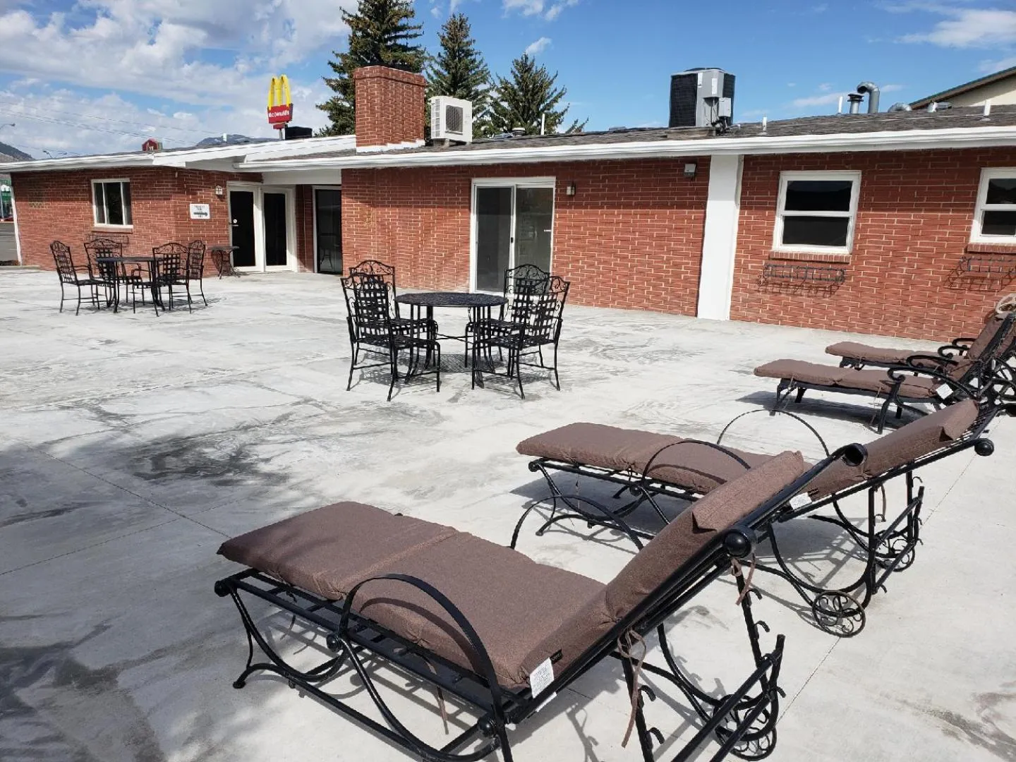 Patio in Cody Legacy Inn & Suites