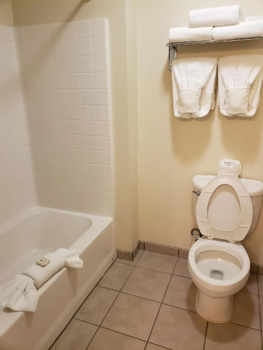 Bathroom in Cody Legacy Inn & Suites