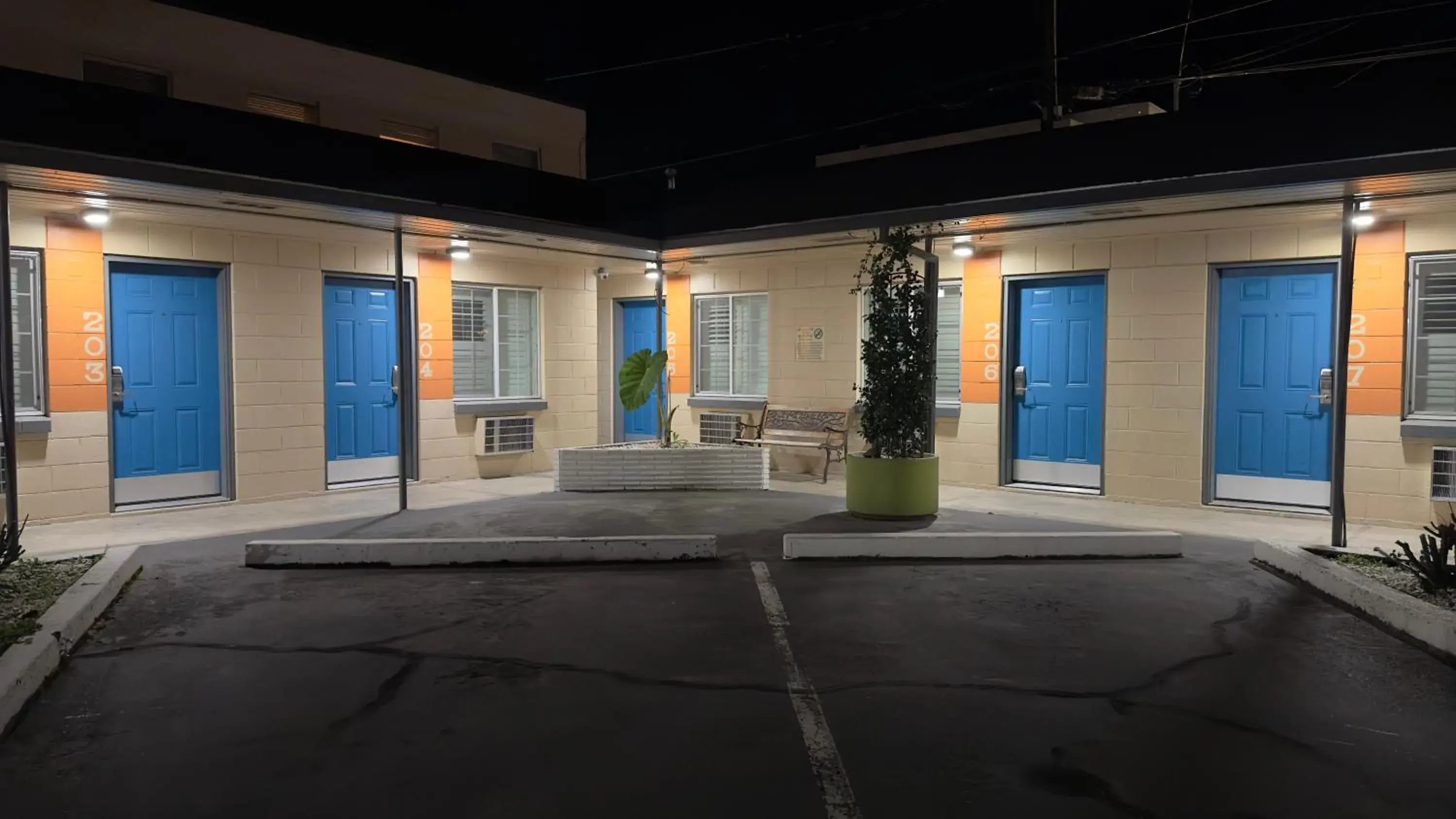 Property building in City Center Motel Property building in City Center Motel