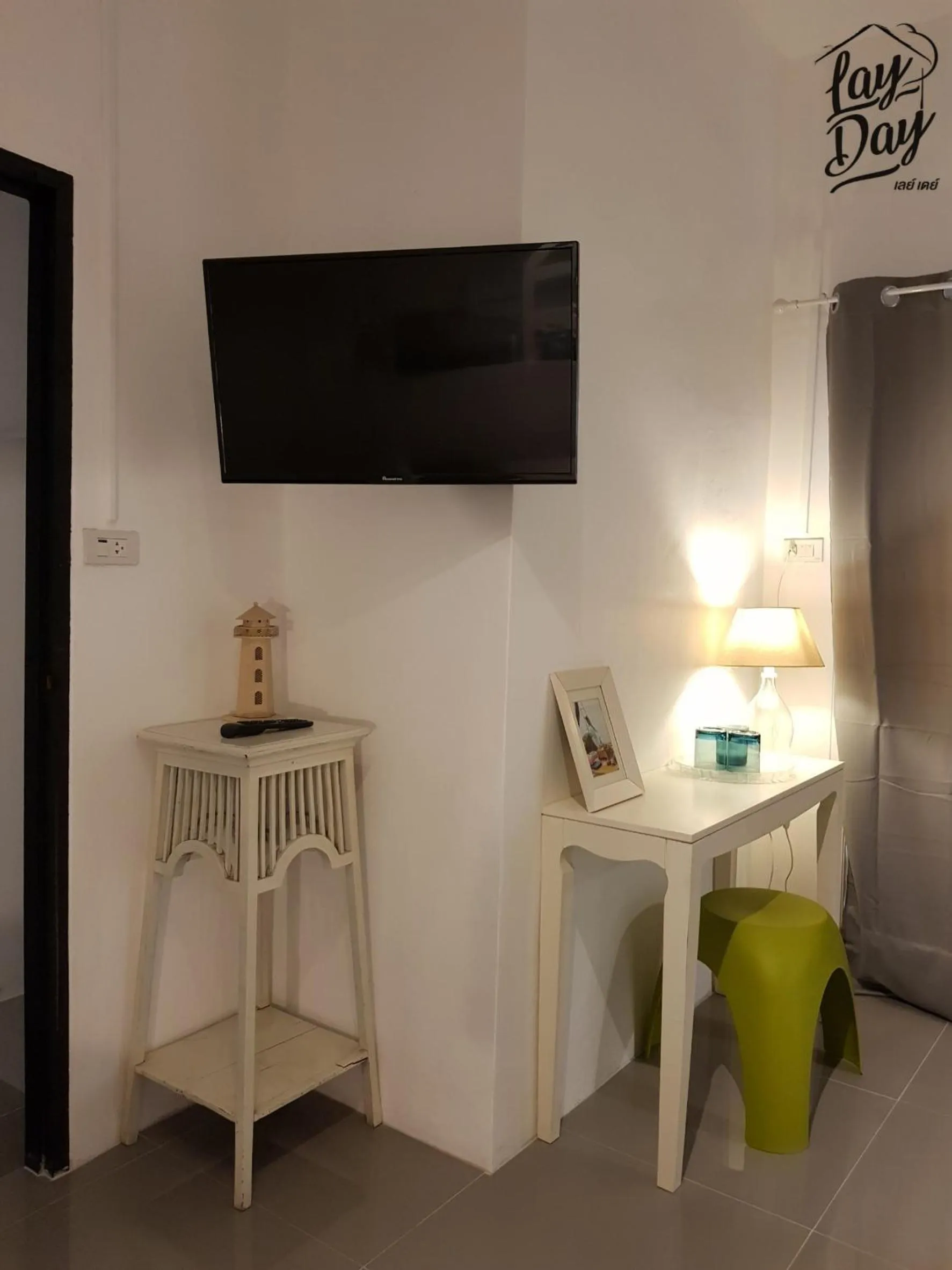 TV and multimedia in Lay Day