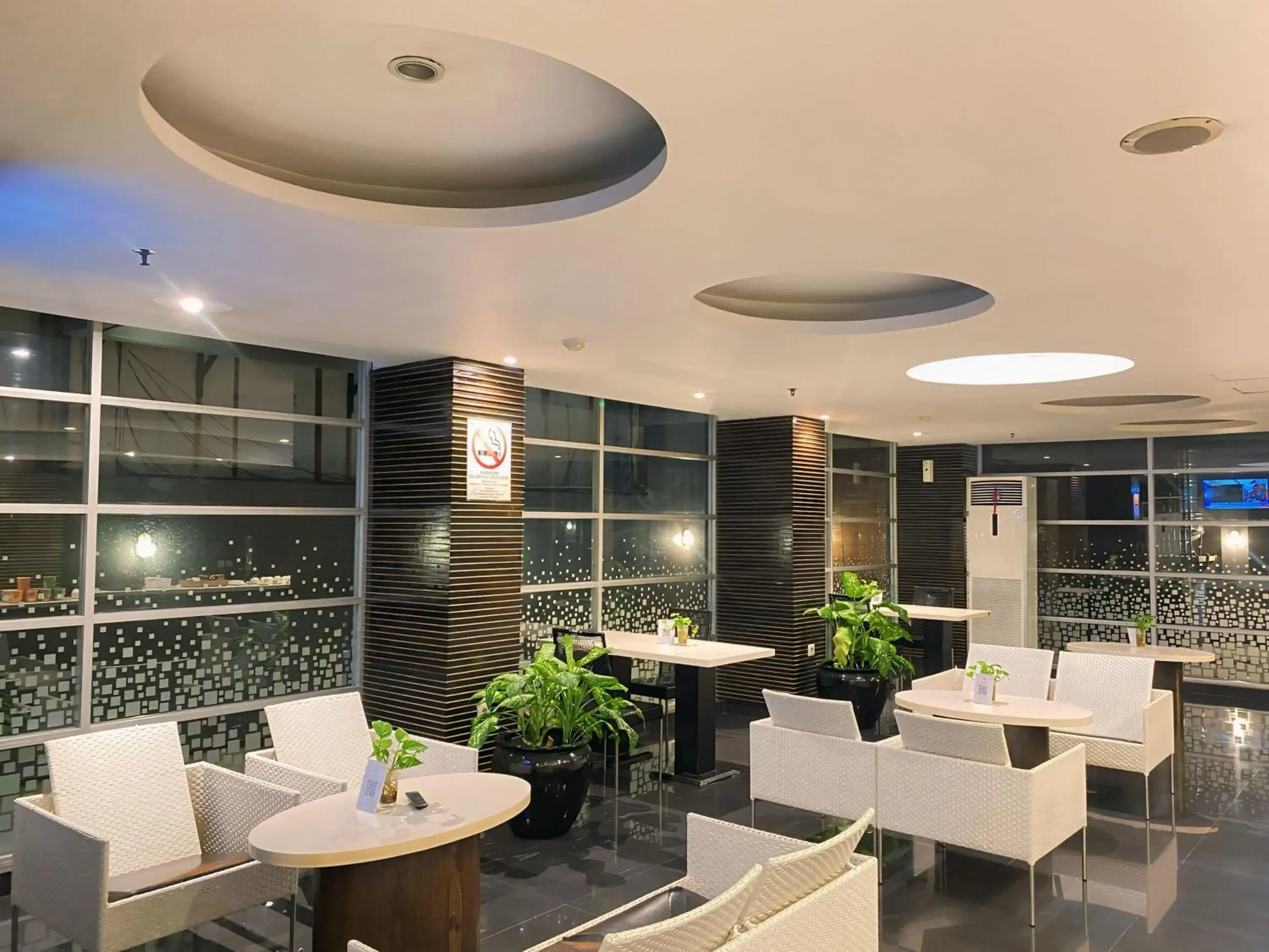 Property building in Studio One Thamrin Hotel Property building in Studio One Thamrin Hotel