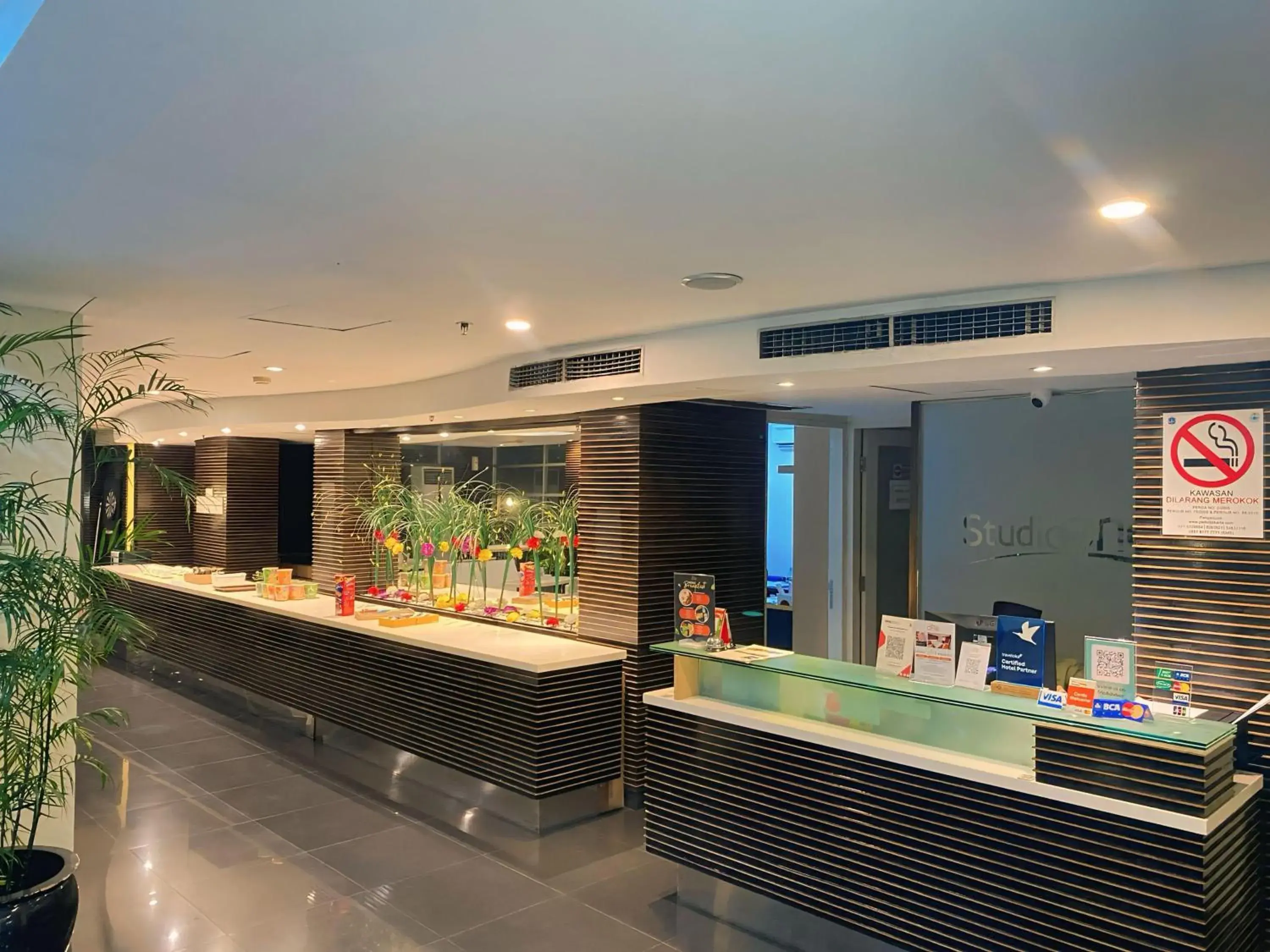 Property building in Studio One Thamrin Hotel Property building in Studio One Thamrin Hotel