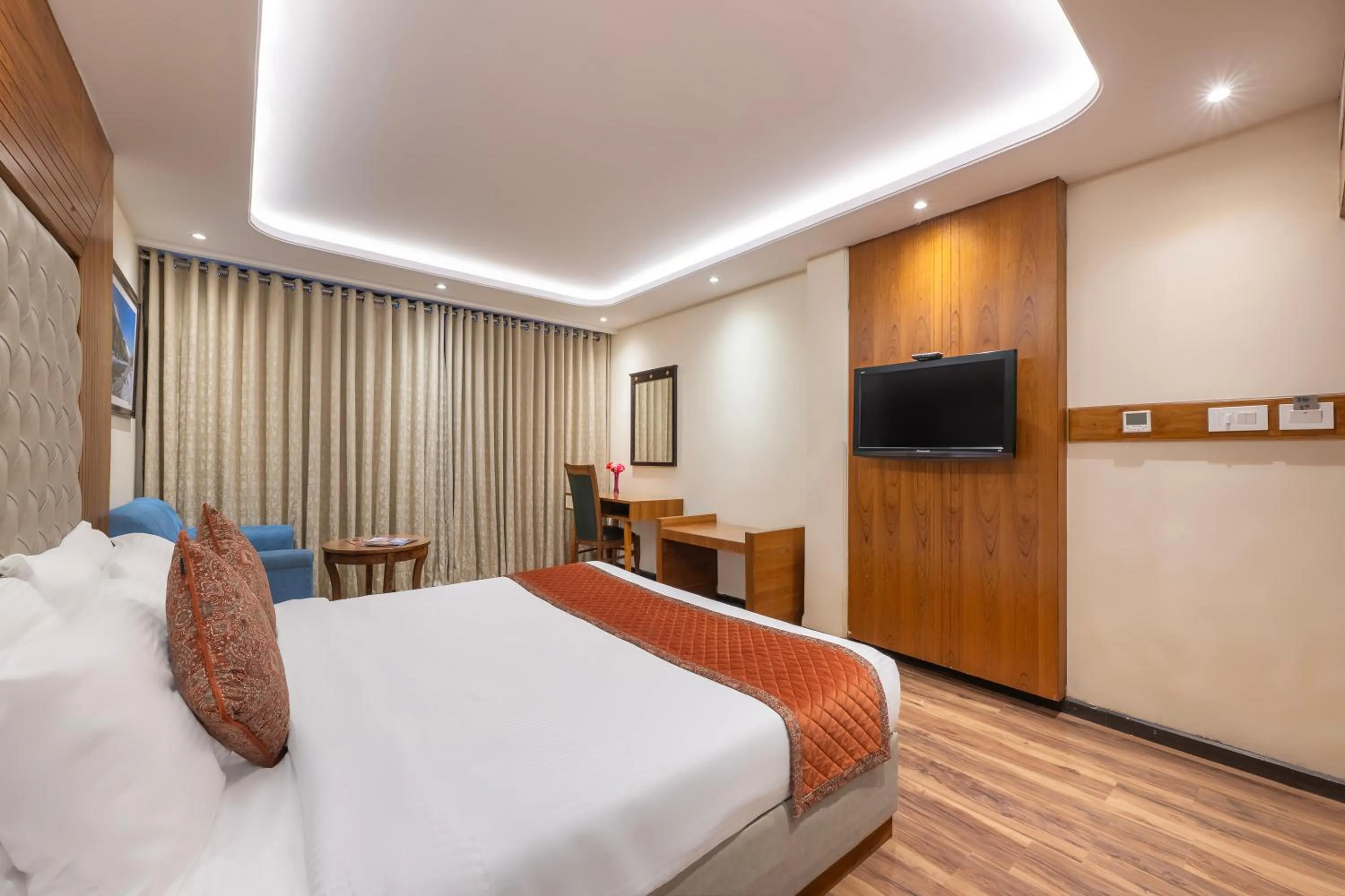 Guests, Bed in Snow Valley Resorts & Spa Manali