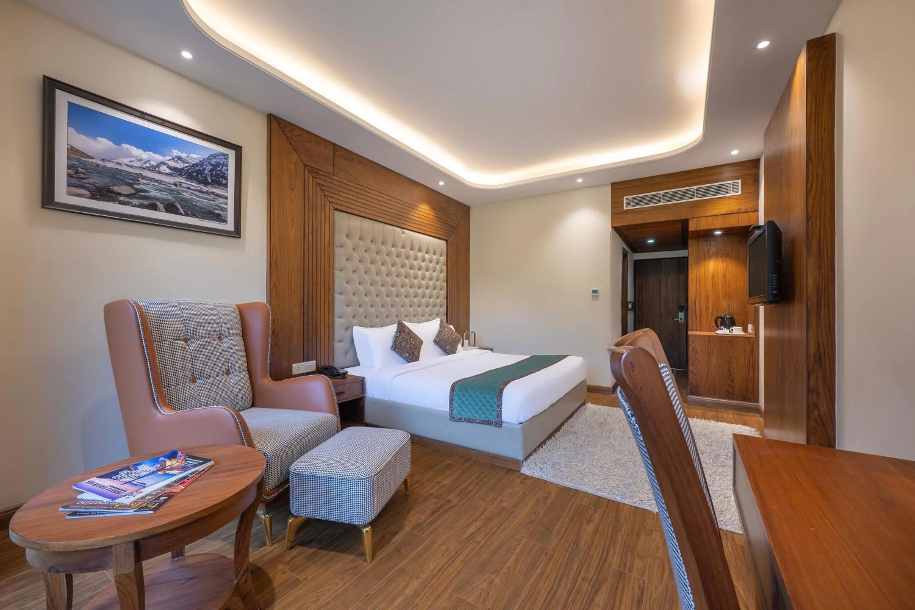 Bed in Snow Valley Resorts & Spa Manali