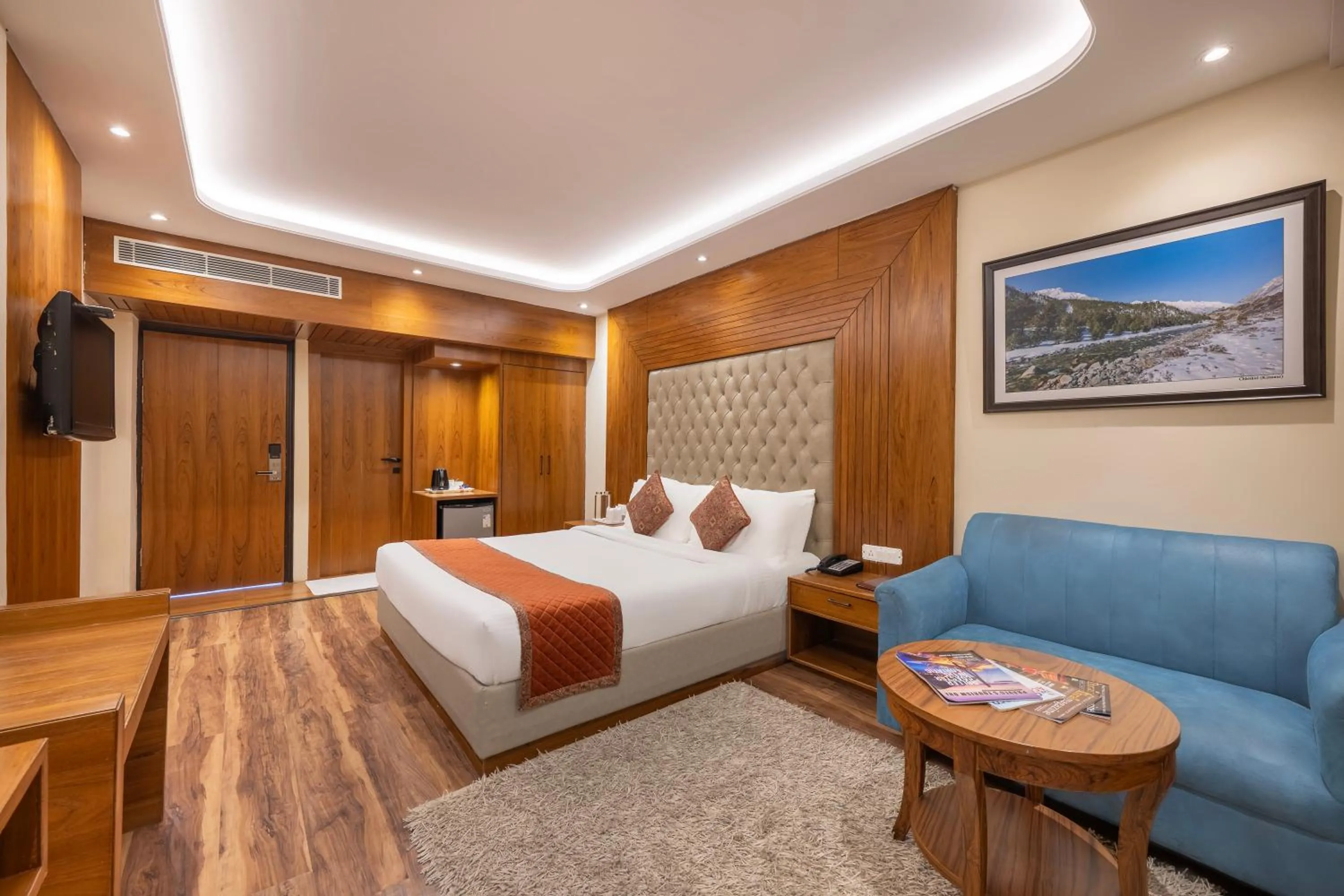 Bed in Snow Valley Resorts & Spa Manali