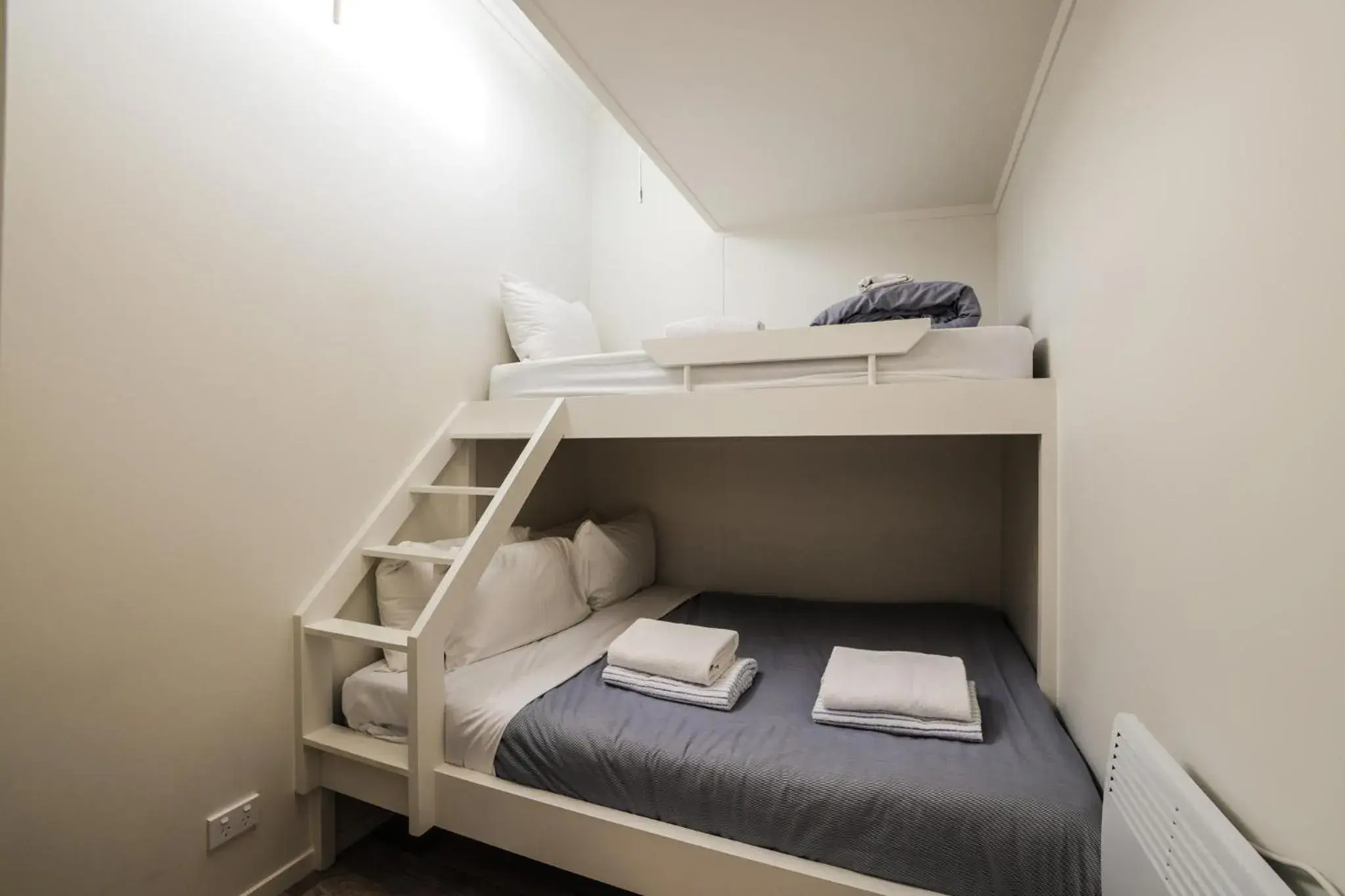 Double Room in Tasman Holiday Parks - Waihi Beach Double Room in Tasman Holiday Parks - Waihi Beach