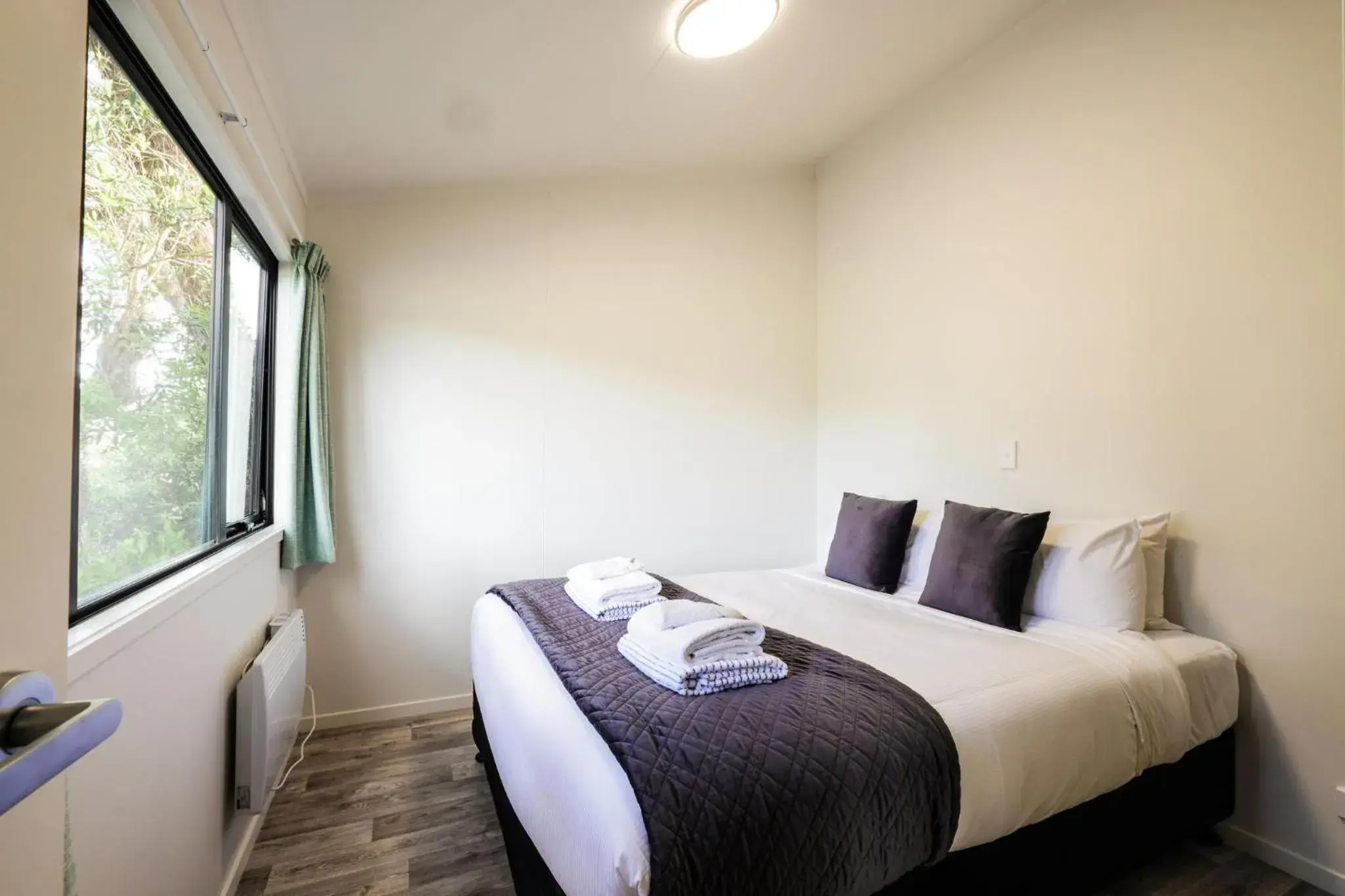 Double Room in Tasman Holiday Parks - Waihi Beach Double Room in Tasman Holiday Parks - Waihi Beach