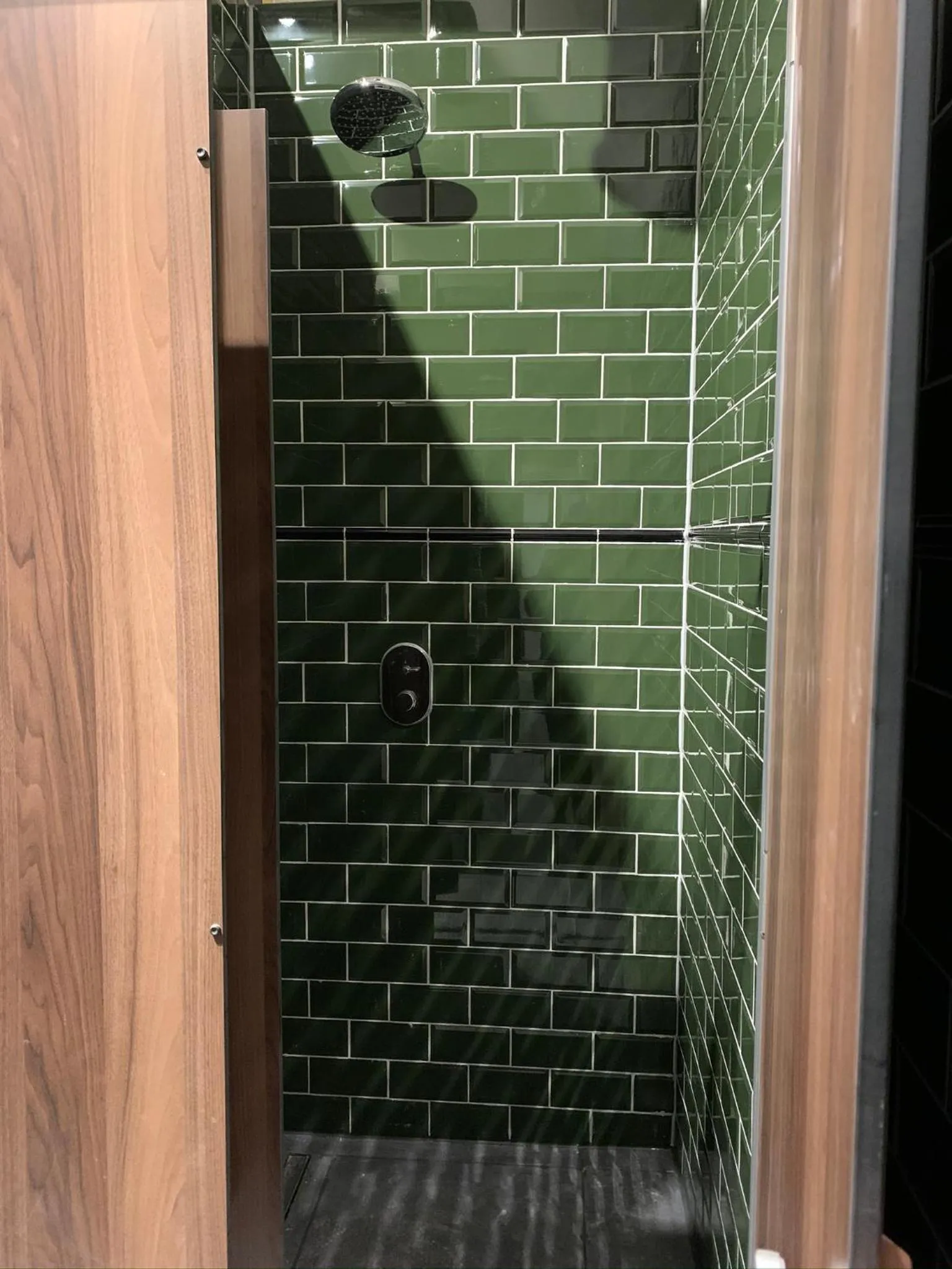 Shower in Durty Nelly's Inn