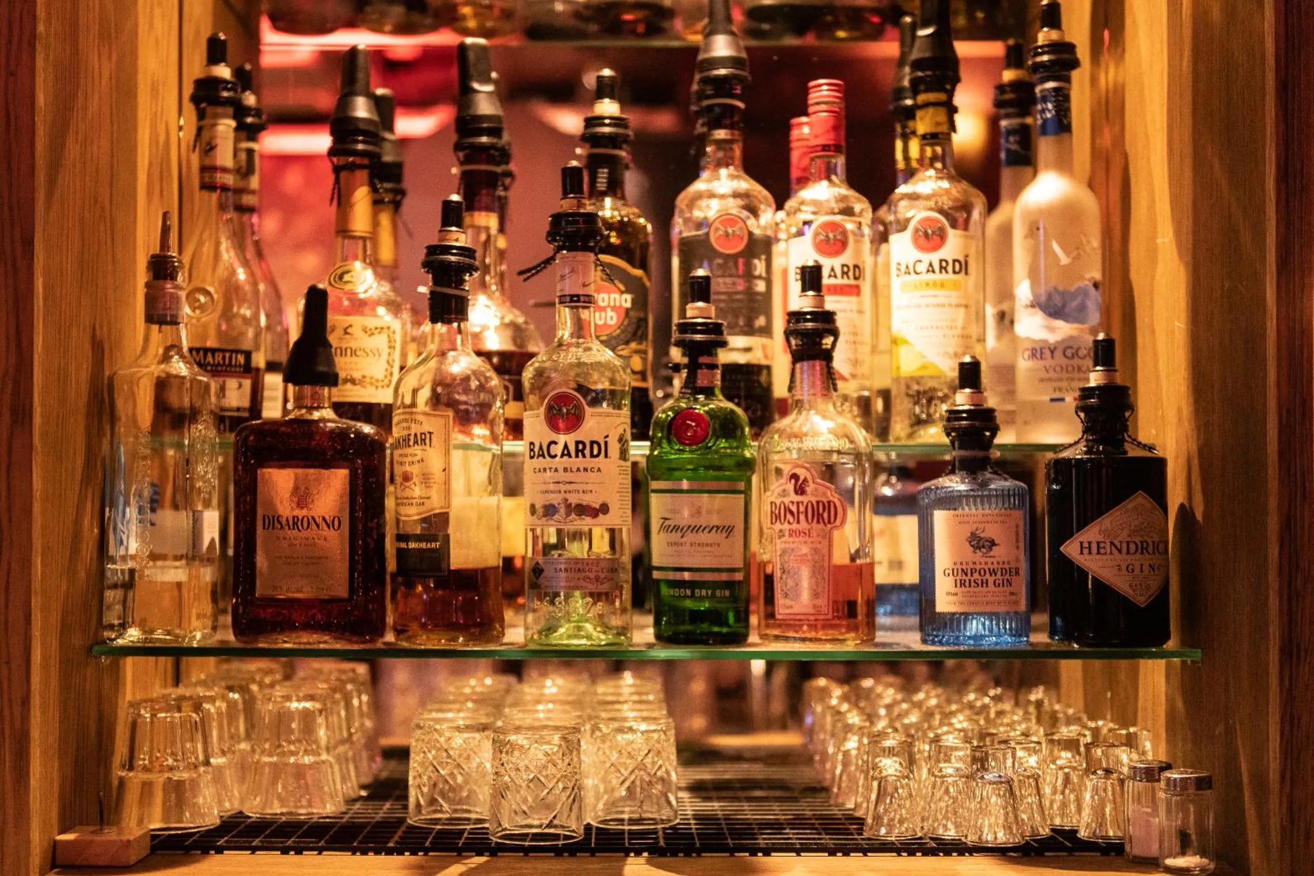 Drinks in Durty Nelly's Inn