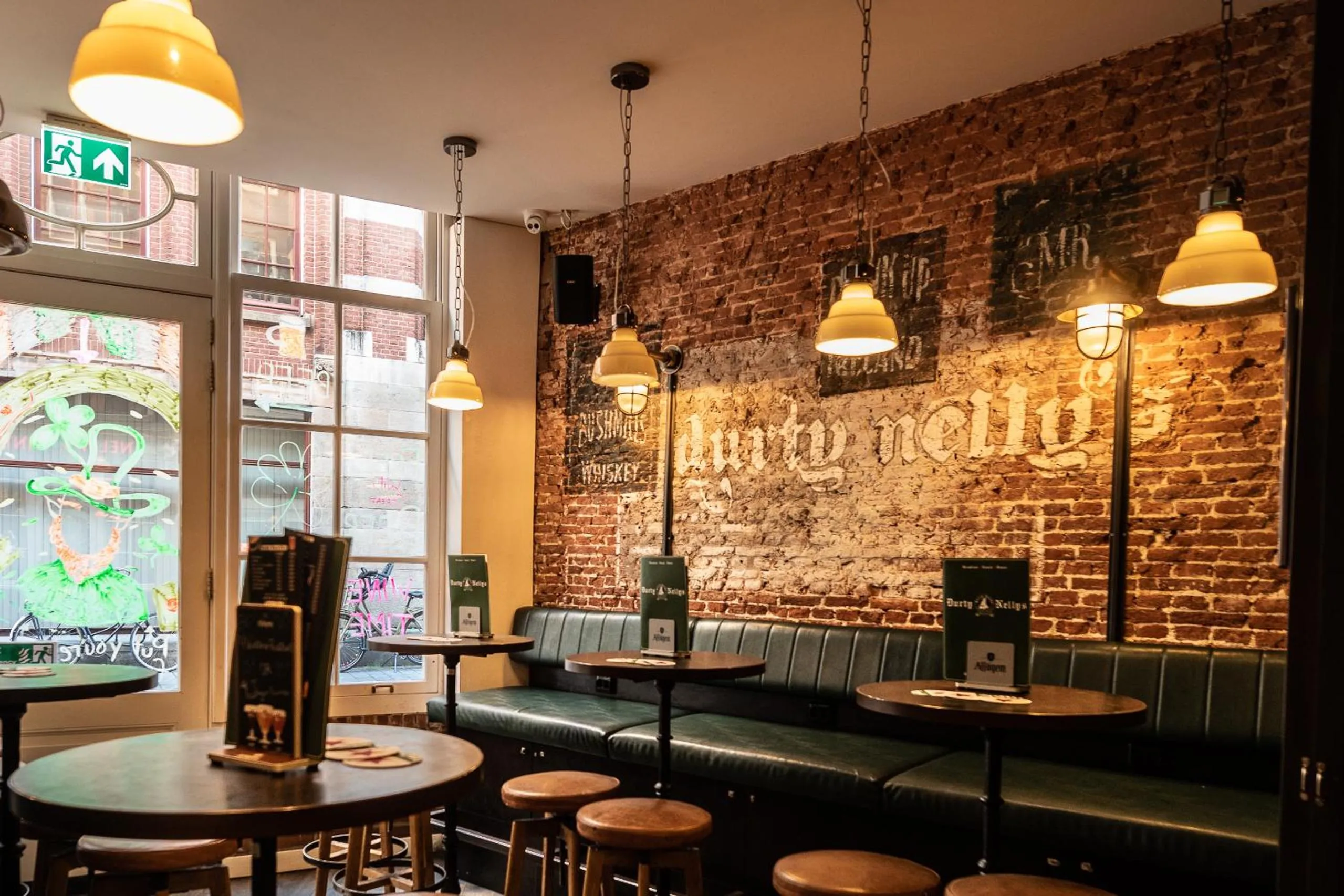 Lounge or bar in Durty Nelly's Inn