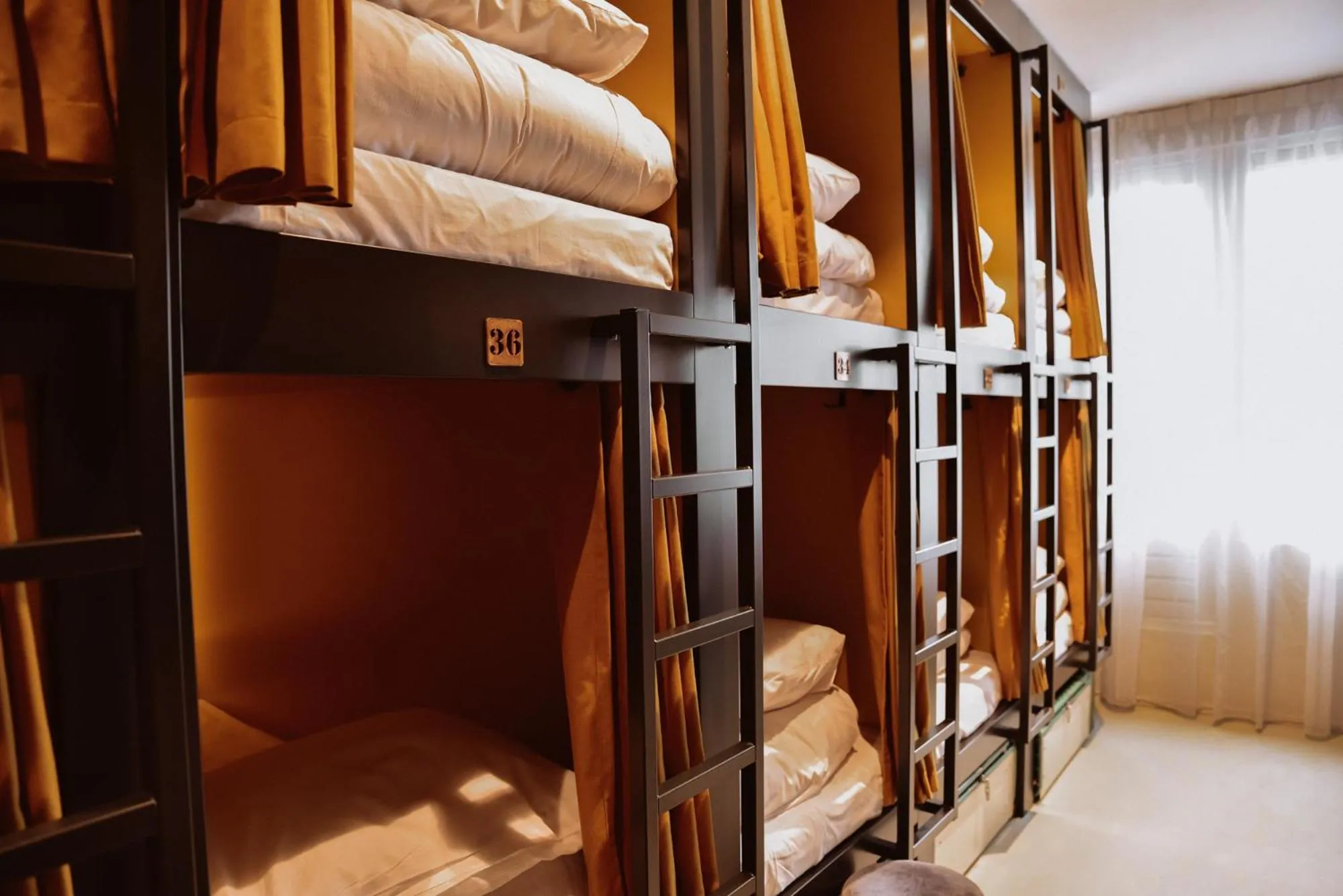 bunk bed, Bed in Durty Nelly's Inn