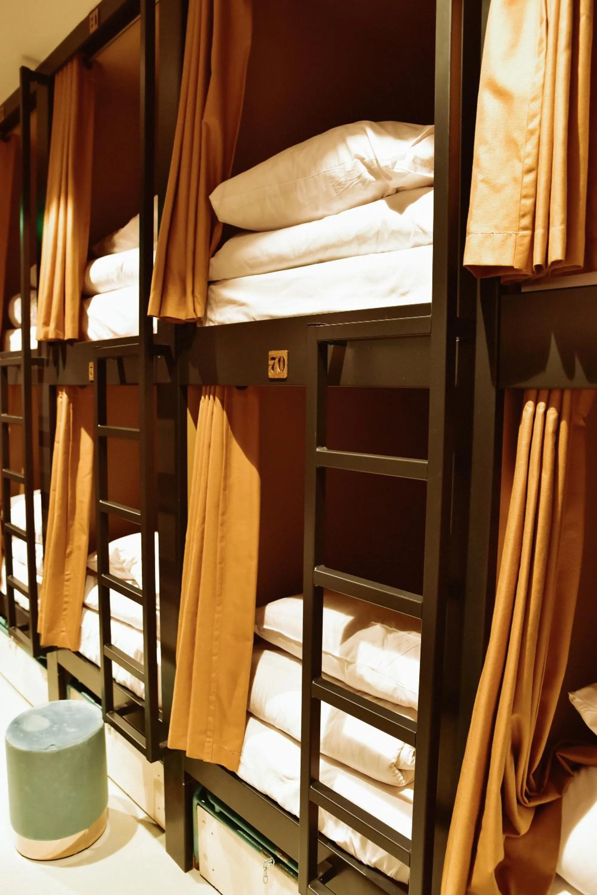 bunk bed, Bed in Durty Nelly's Inn