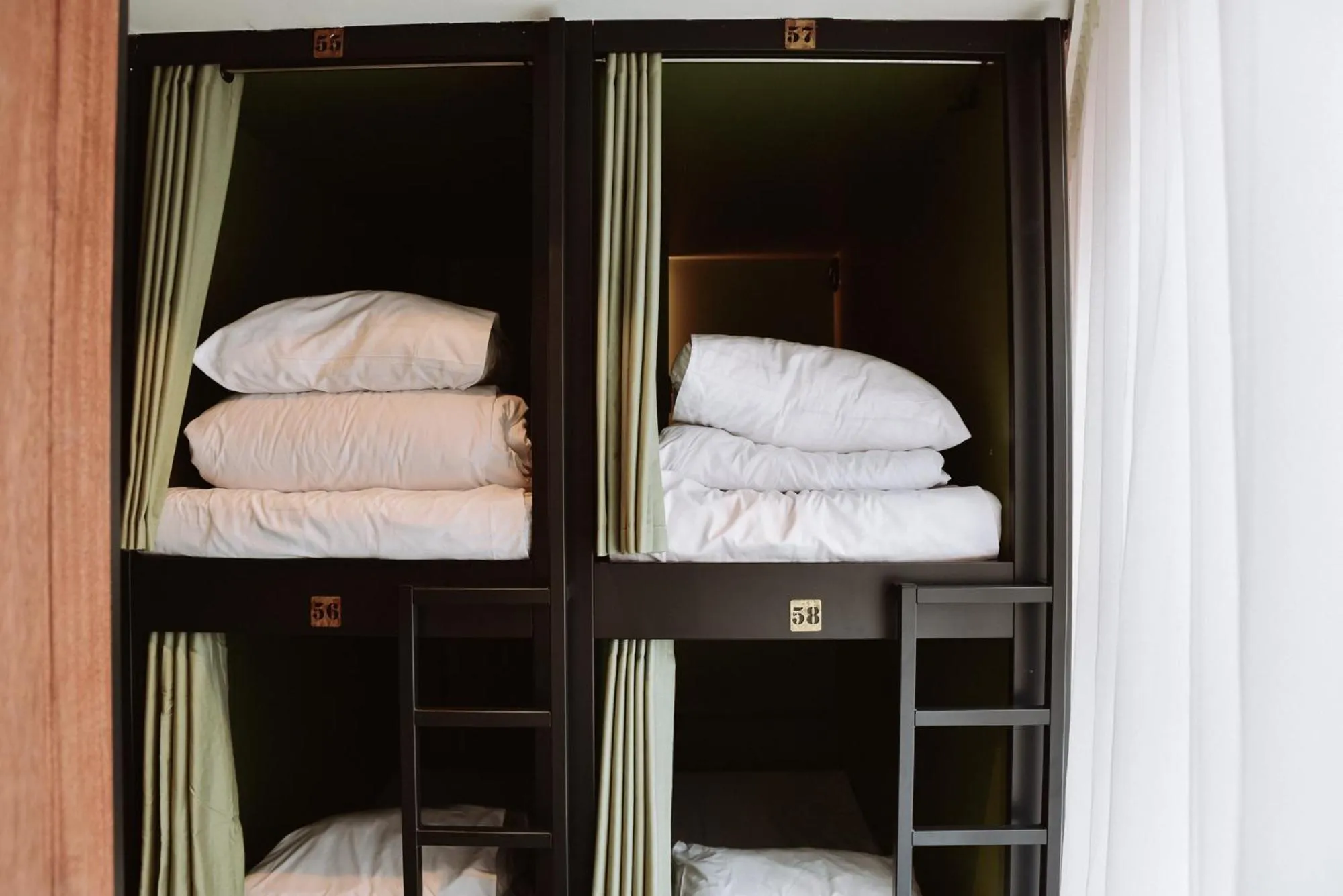 bunk bed in Durty Nelly's Inn