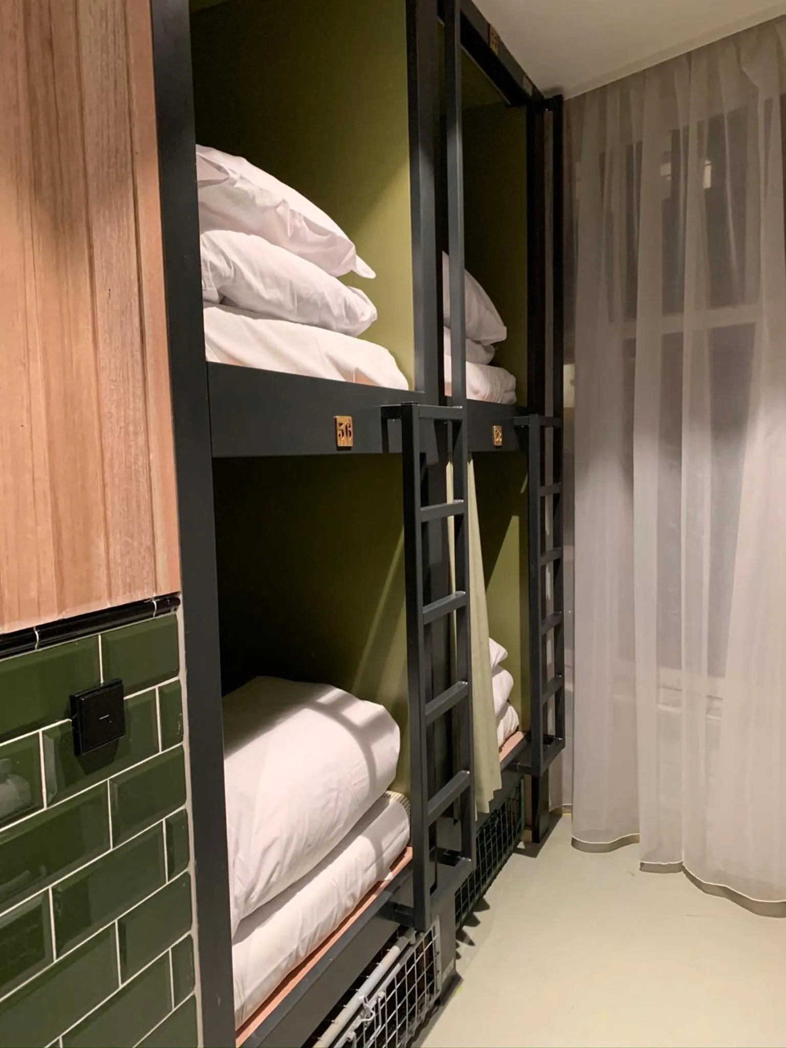 Bedroom, Bed in Durty Nelly's Inn