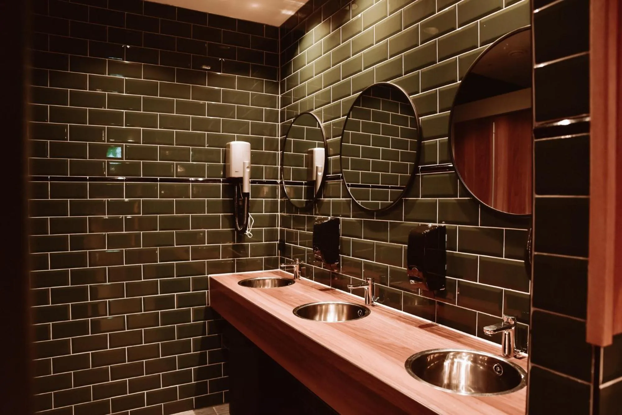 Bathroom in Durty Nelly's Inn