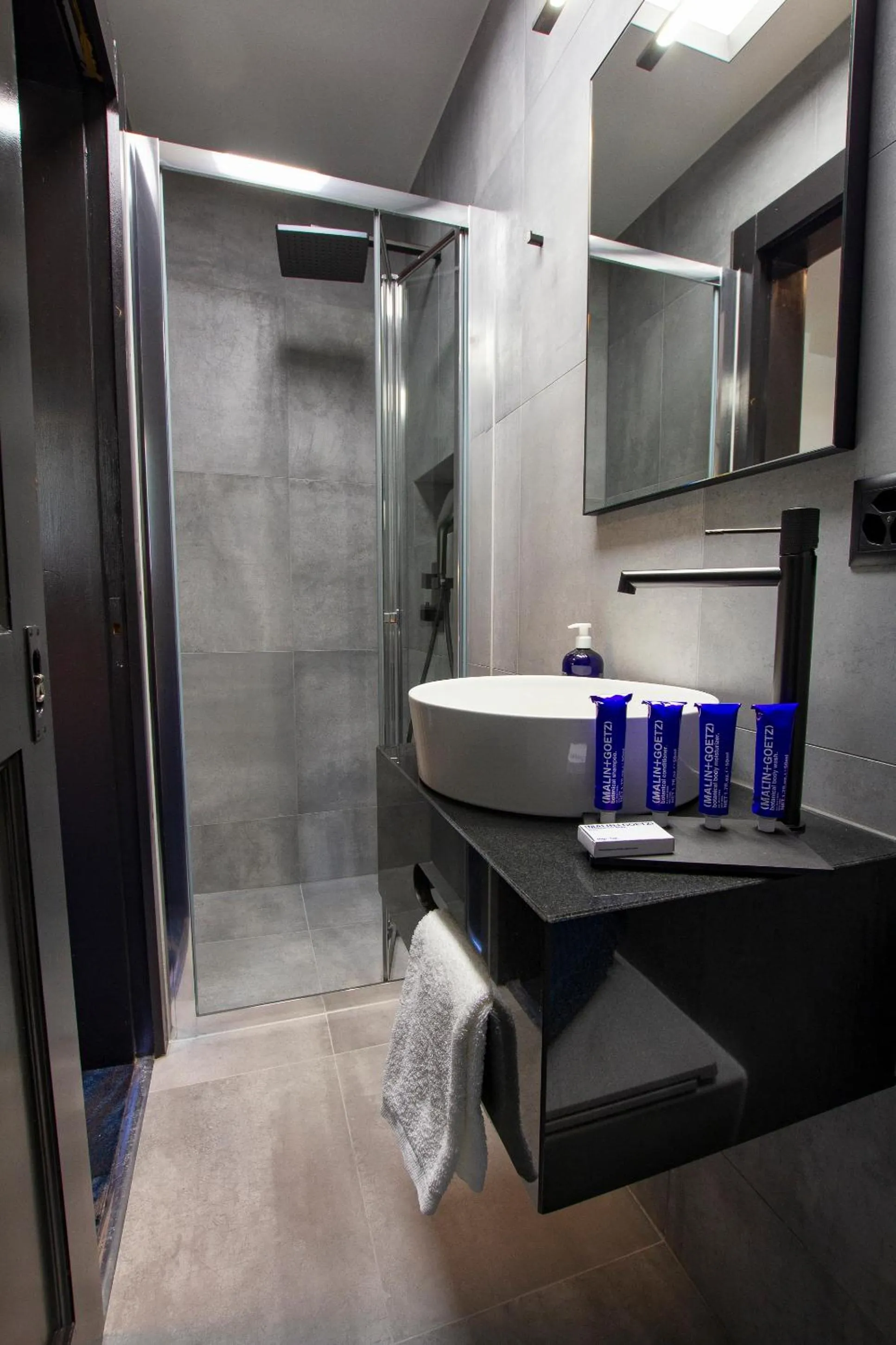 Bathroom in Shed HOTEL