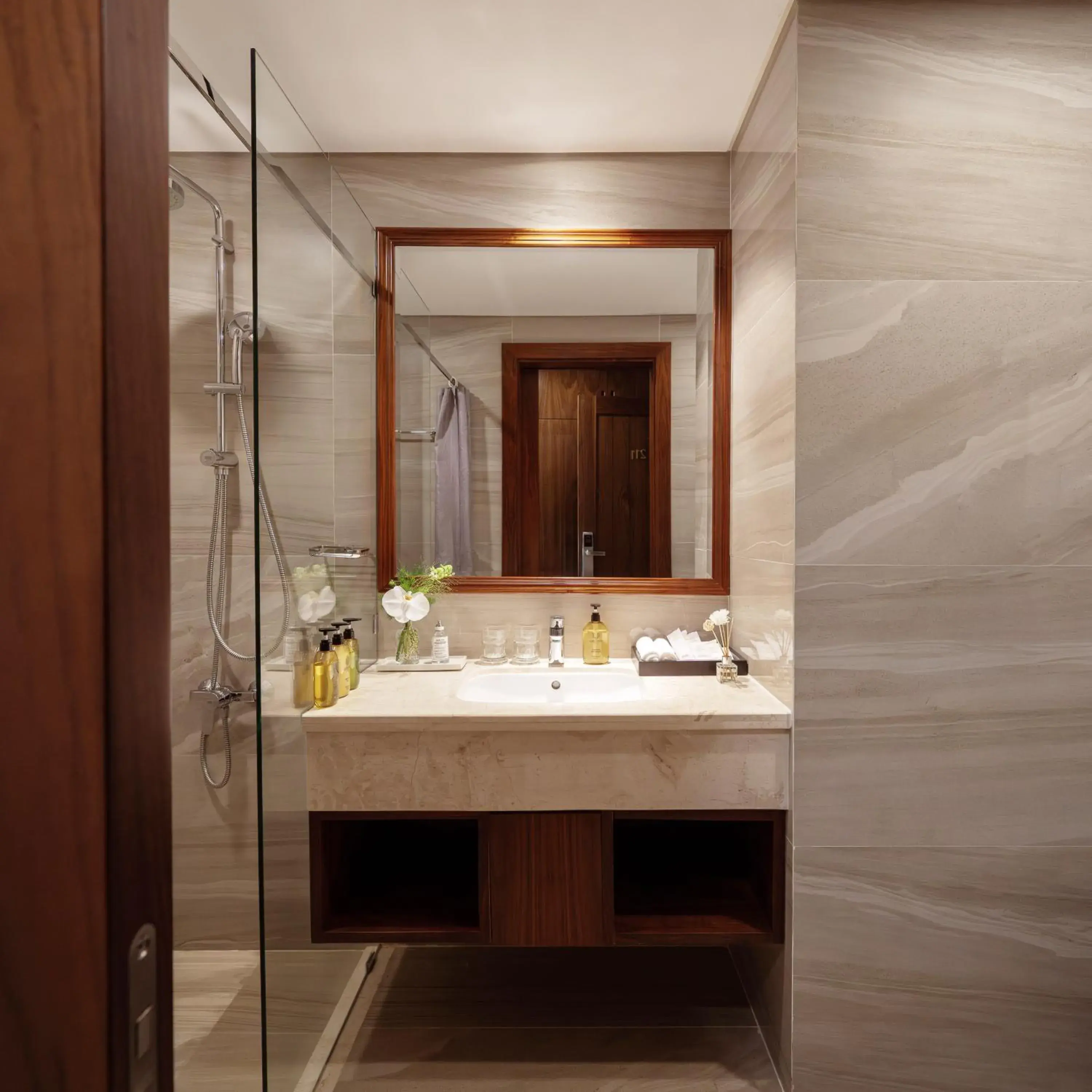 Superior Double or Twin with Neighbor View in Orchids Saigon Hotel Superior Double or Twin with Neighbor View in Orchids Saigon Hotel