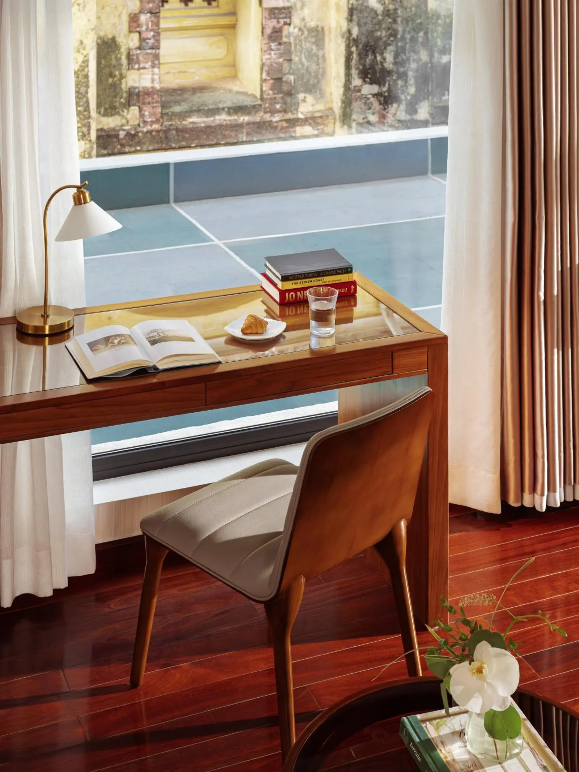 Superior Double or Twin with Neighbor View in Orchids Saigon Hotel Superior Double or Twin with Neighbor View in Orchids Saigon Hotel