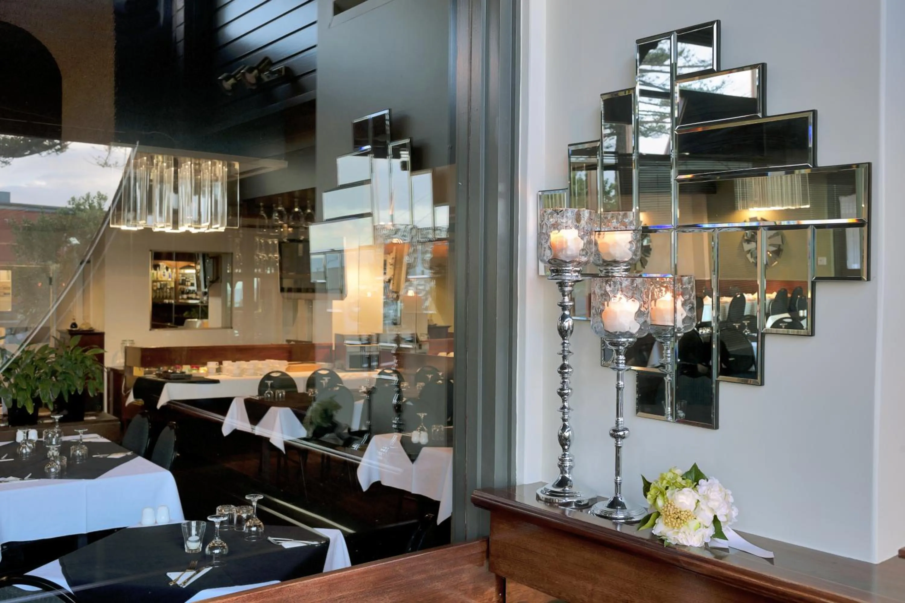 Restaurant/places to eat in Beachfront Voyager Motor Inn