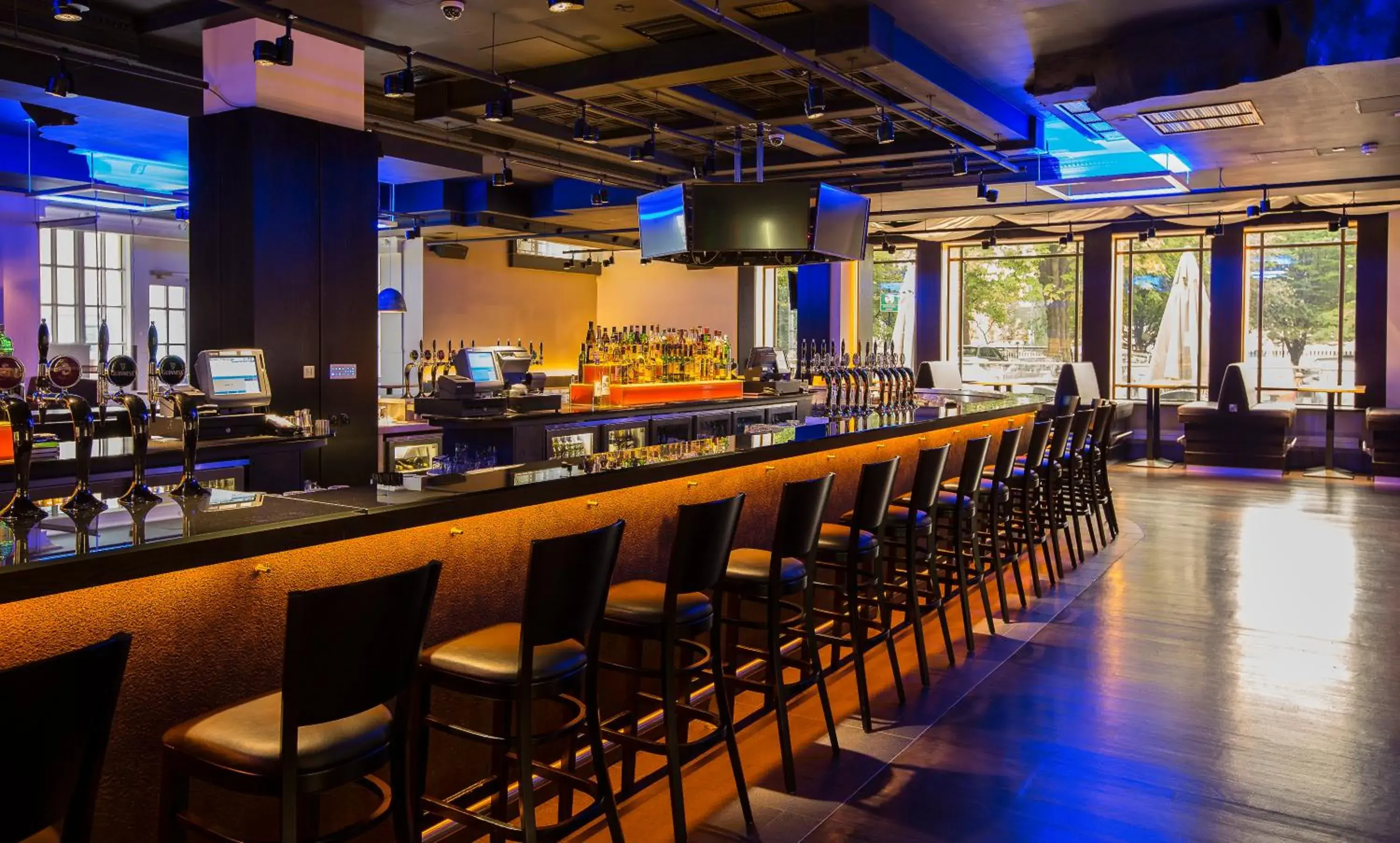 Lounge or bar in Clayton Hotel Burlington Road Lounge or bar in Clayton Hotel Burlington Road