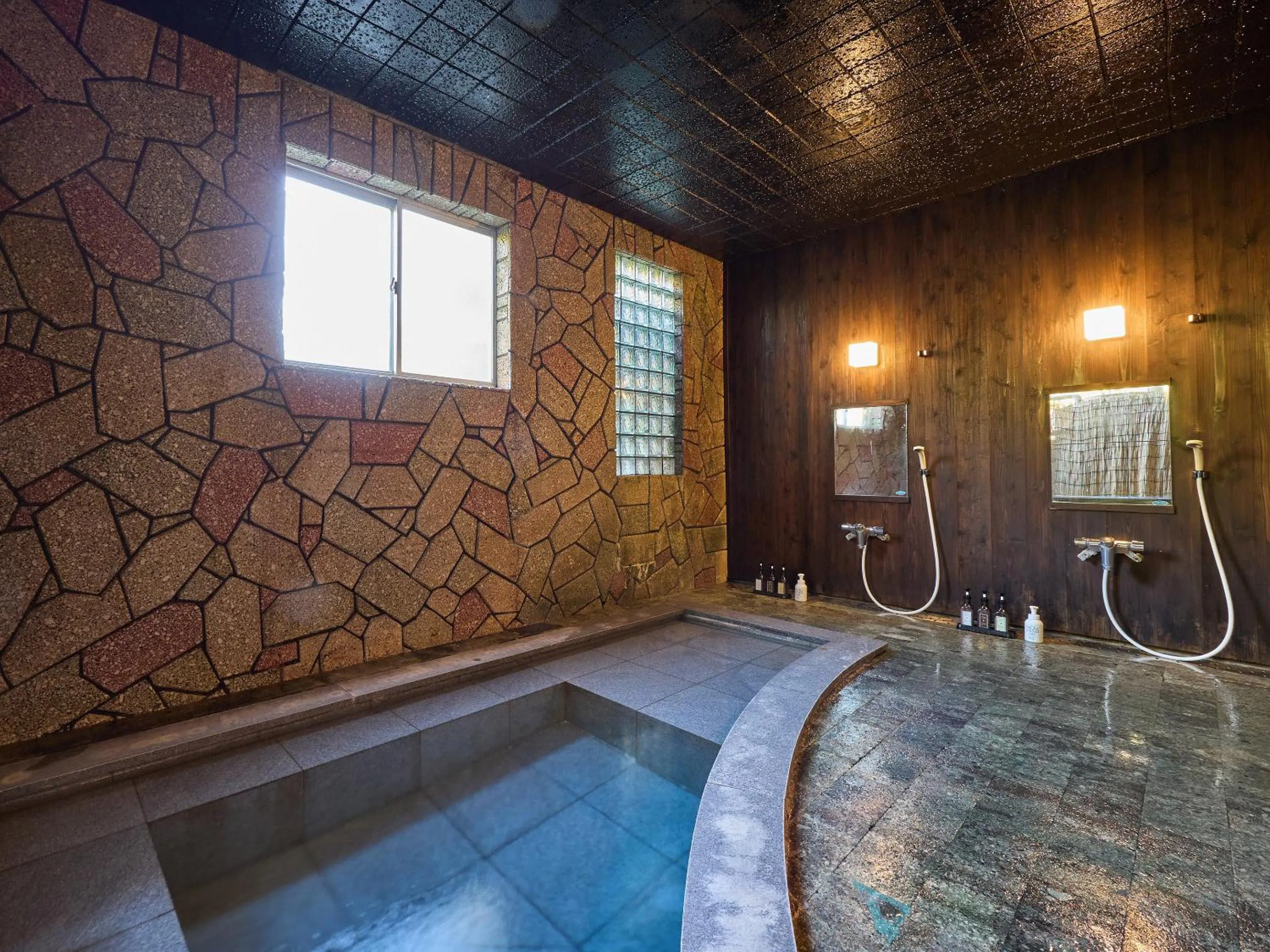 Hot Spring Bath in Seikansou