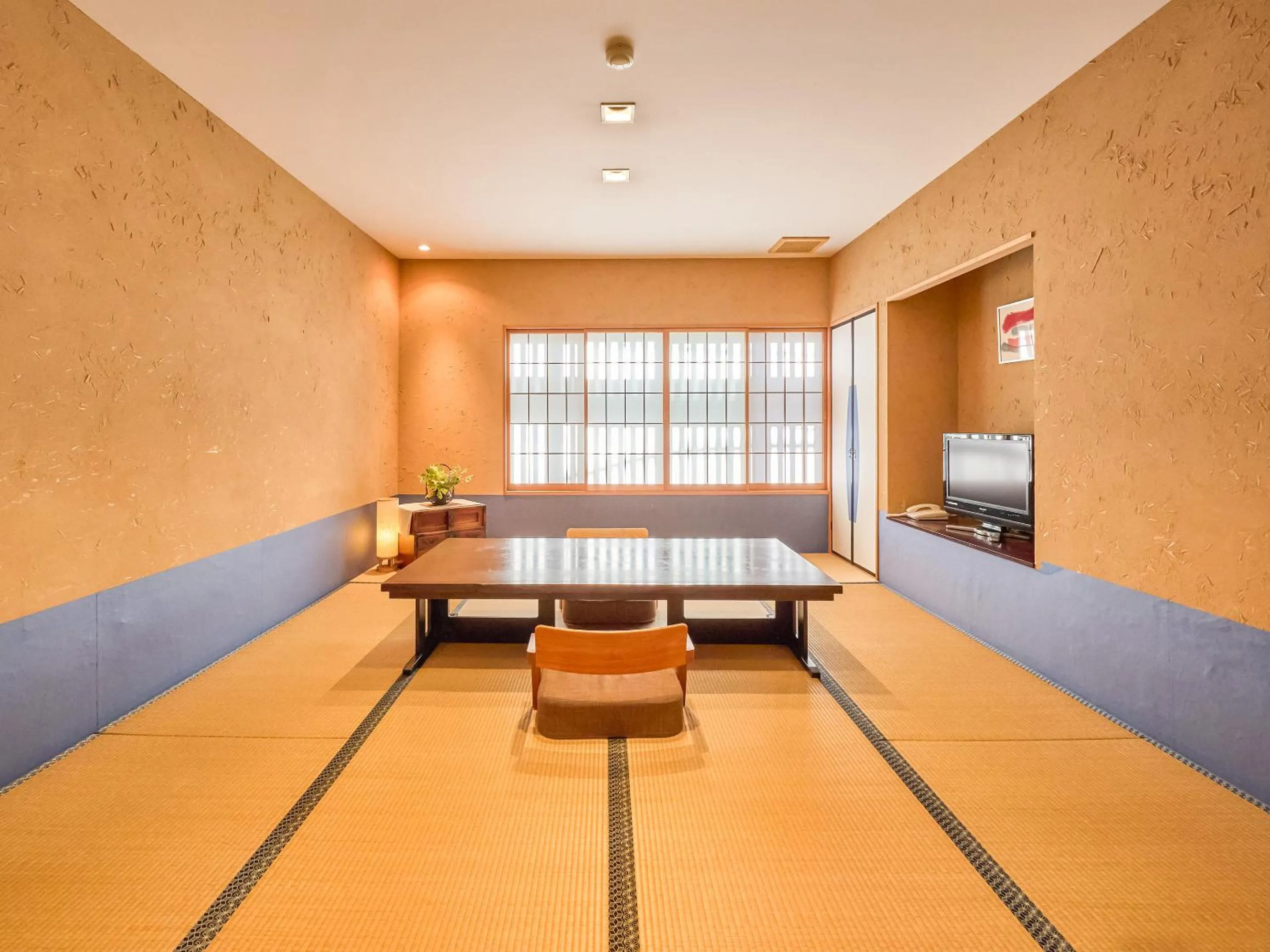Photo of the whole room in Seikansou