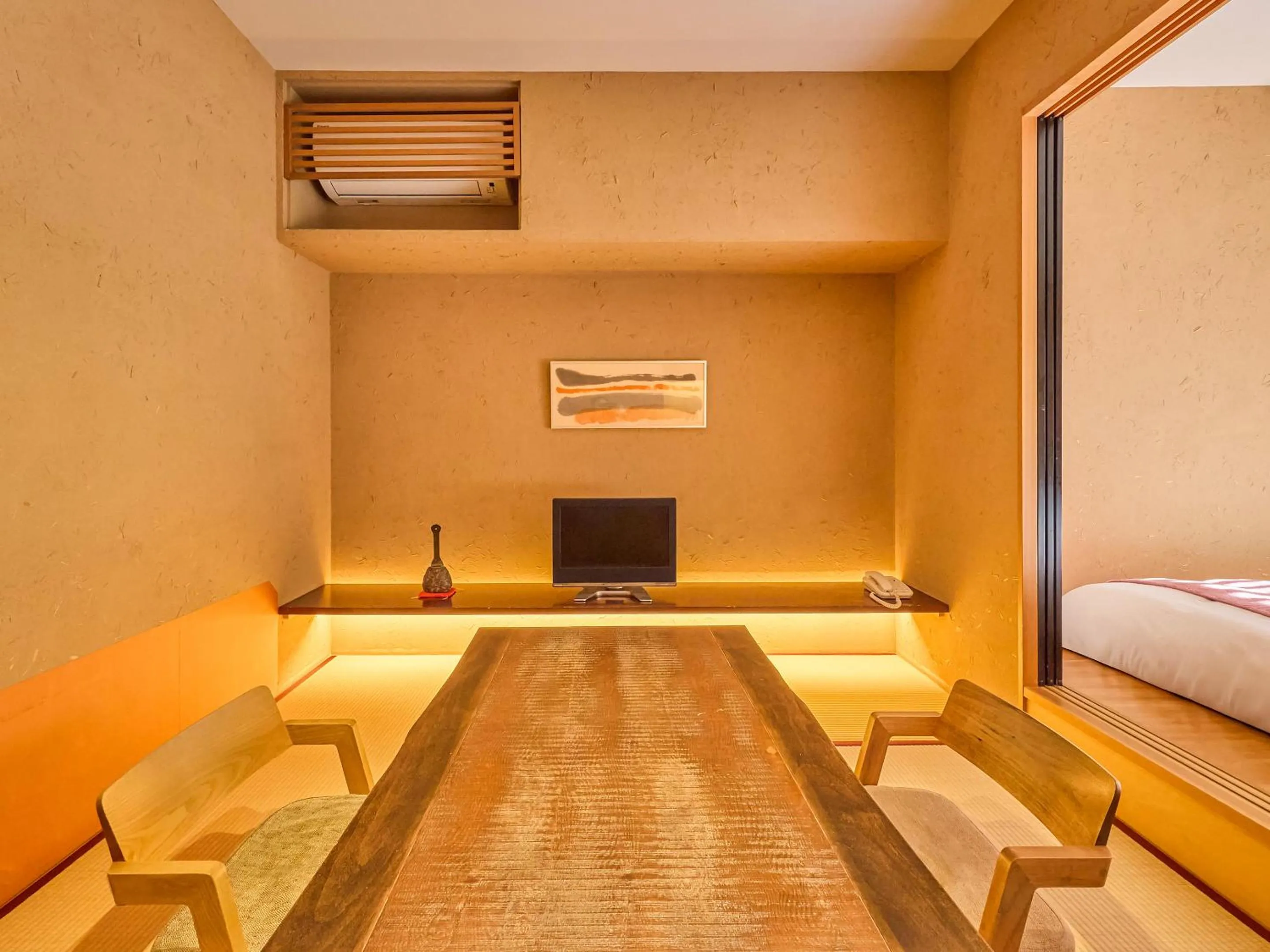 Photo of the whole room, Bed in Seikansou